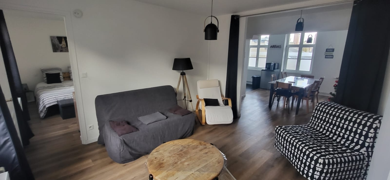 Between spaces _ 1 bedroom _free parking