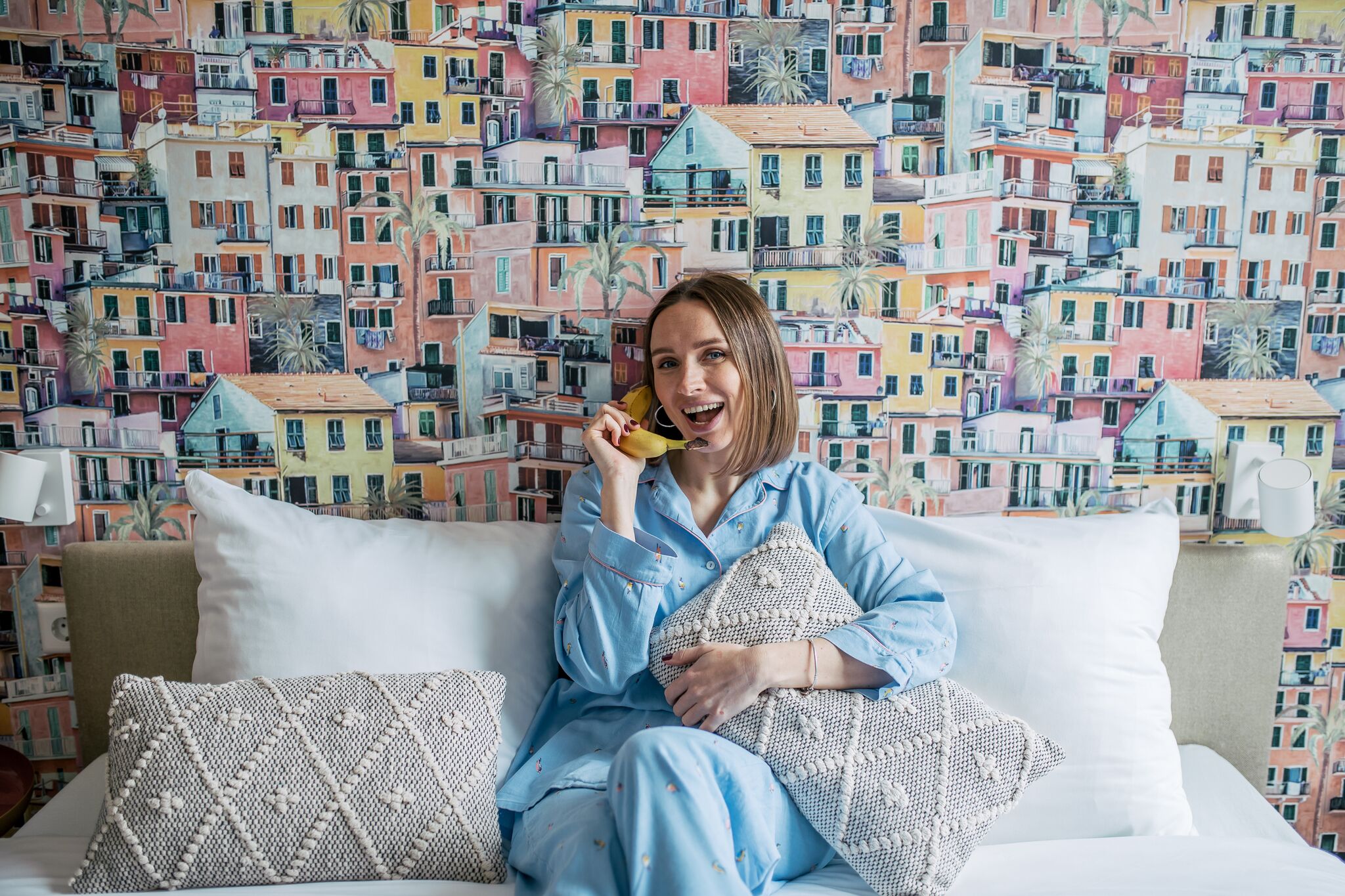 Colorful private room for two with en-suite! — The Hague stay