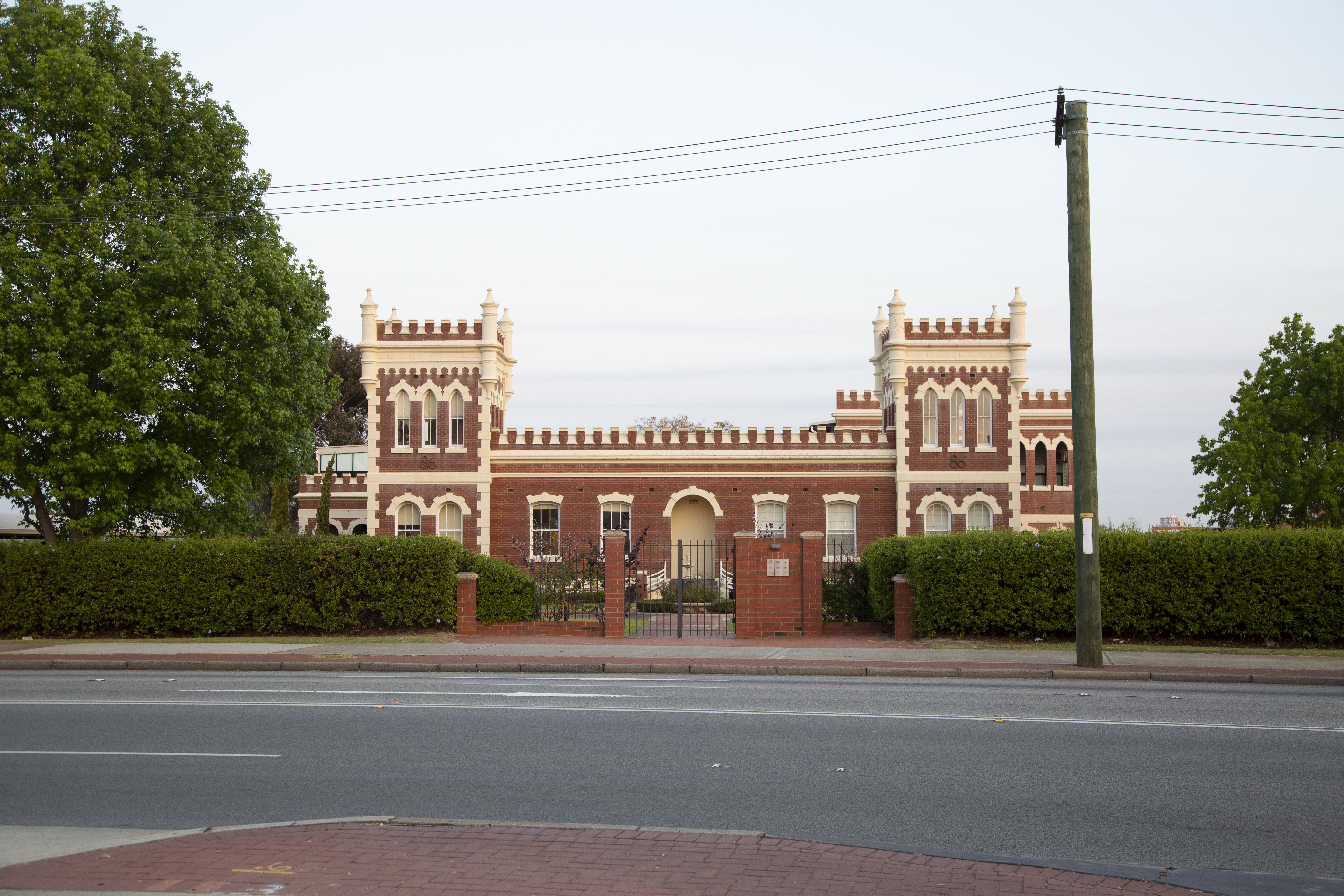 High Ceiling Apartment In The Albany Bell Castle Apartments For Rent In Mount Lawley Western Australia Australia