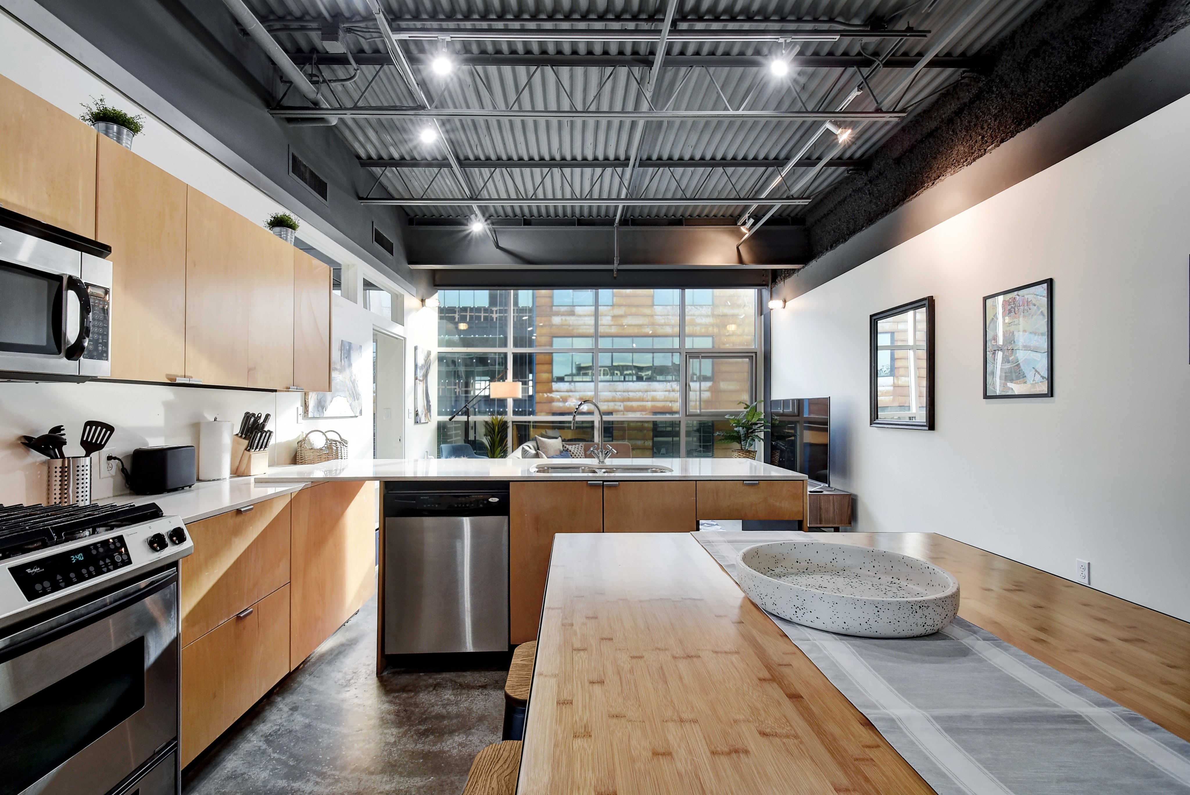 Stay on 6th Street Walk Downtown Condominiums for Rent in Austin