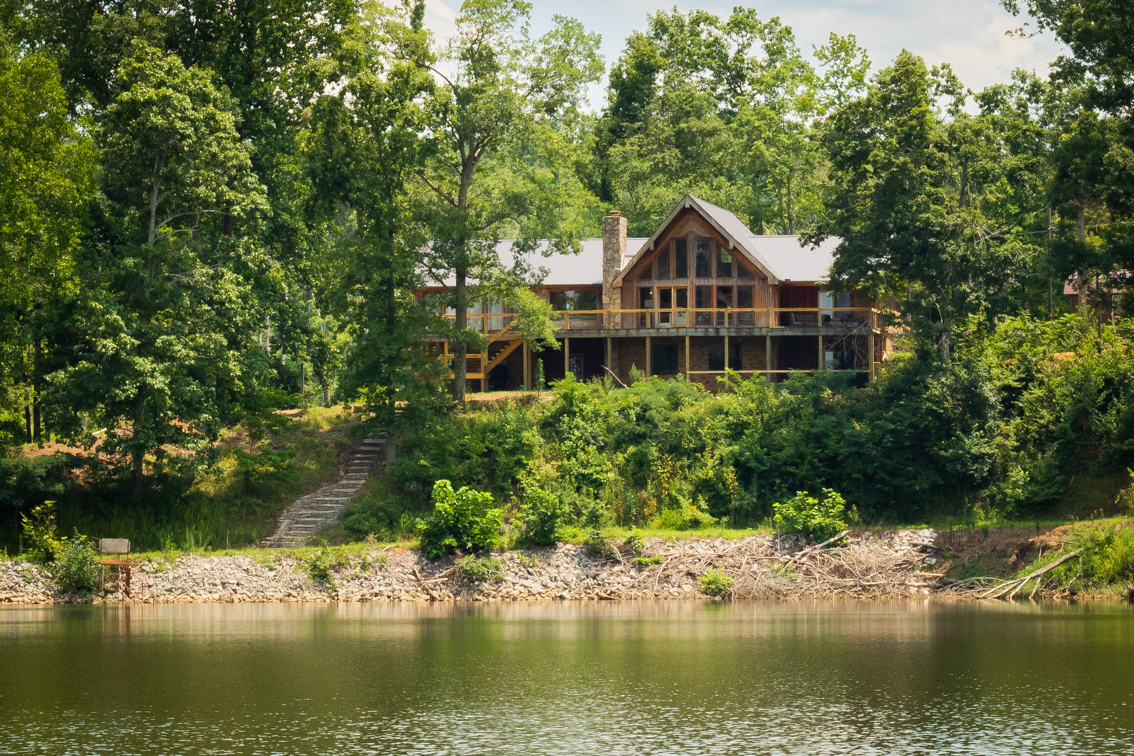 WATER IS LIFE! Waterfront luxury on TN River Houses for Rent in Linden, Tennessee, United