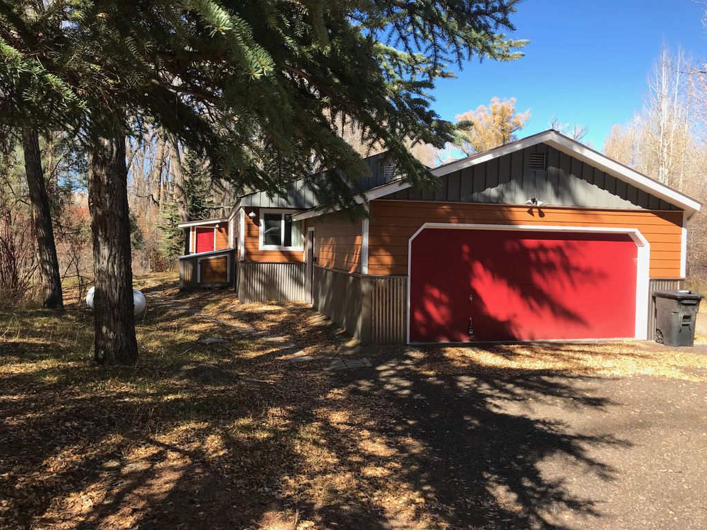 Secluded, Quiet House on the Gunnison River