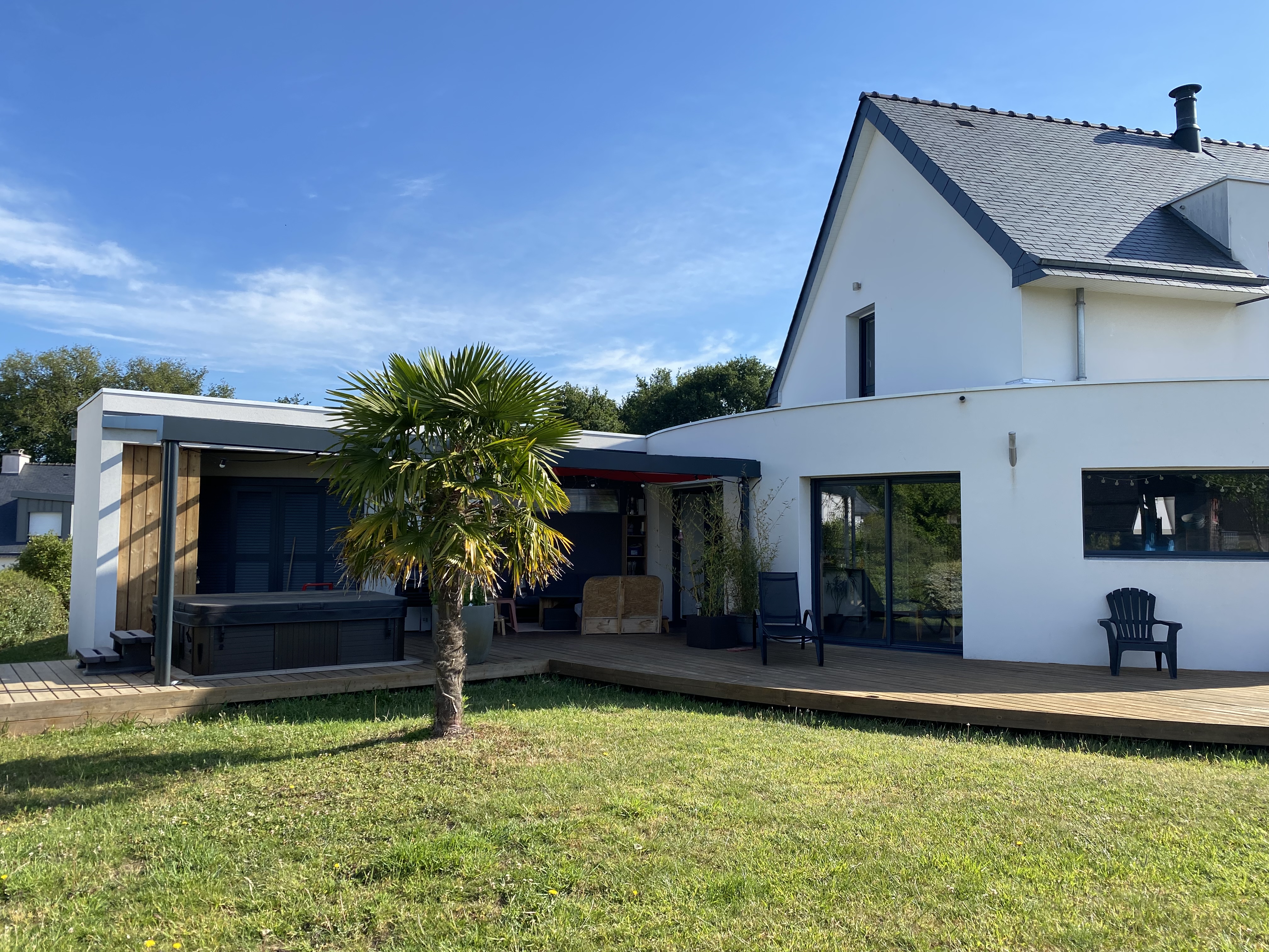 Very quiet bright family architect's house