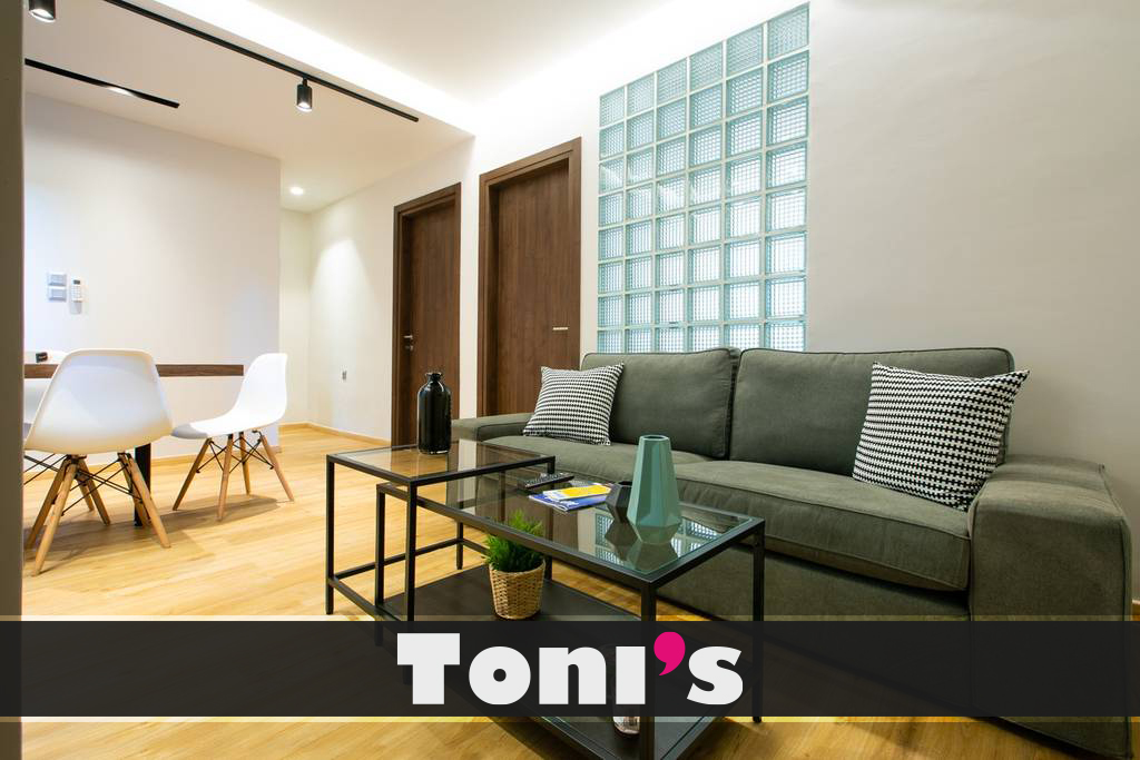 Toni's - 2BD Charming home in City Center