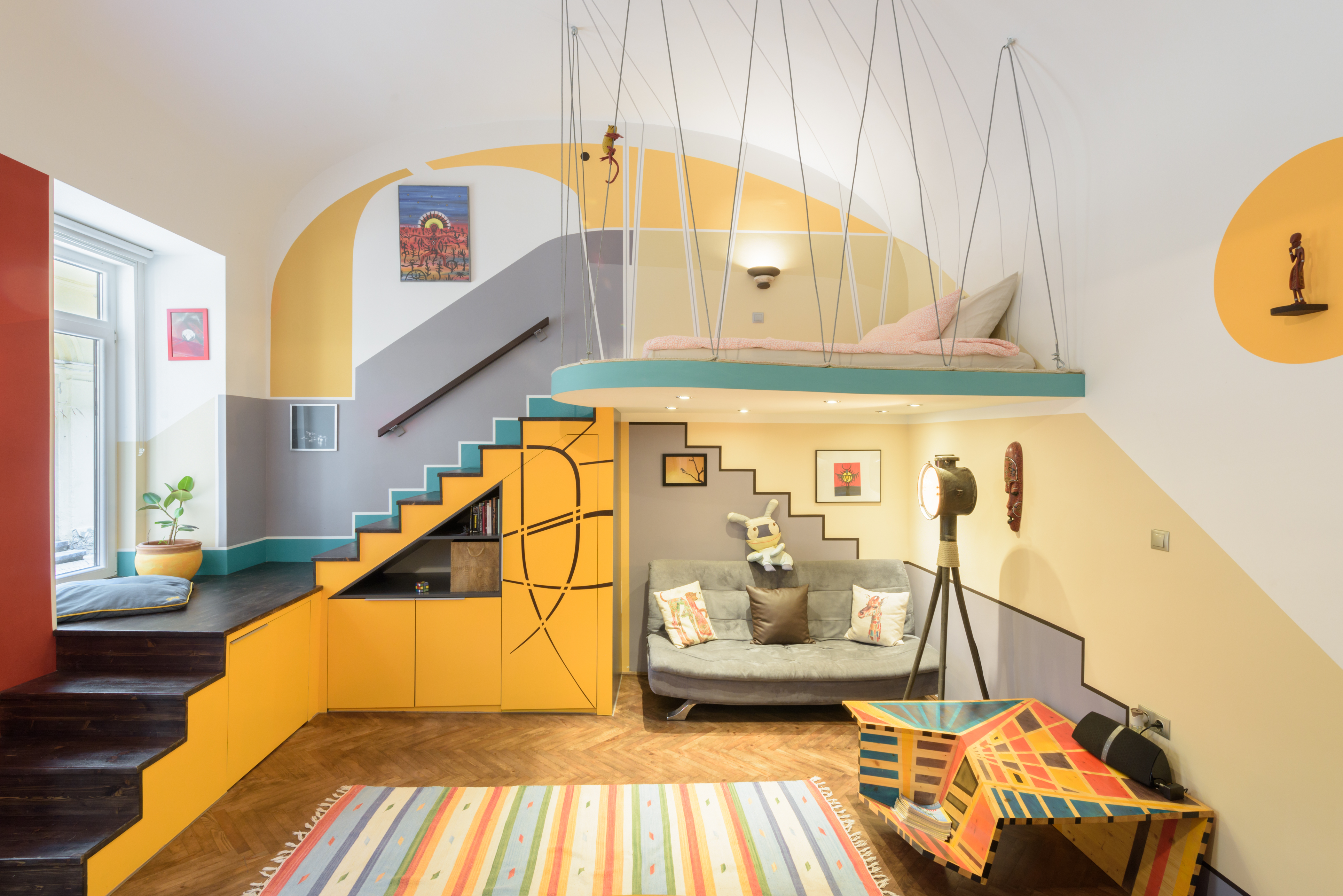 Colorful and Unique Studio in the 6th District