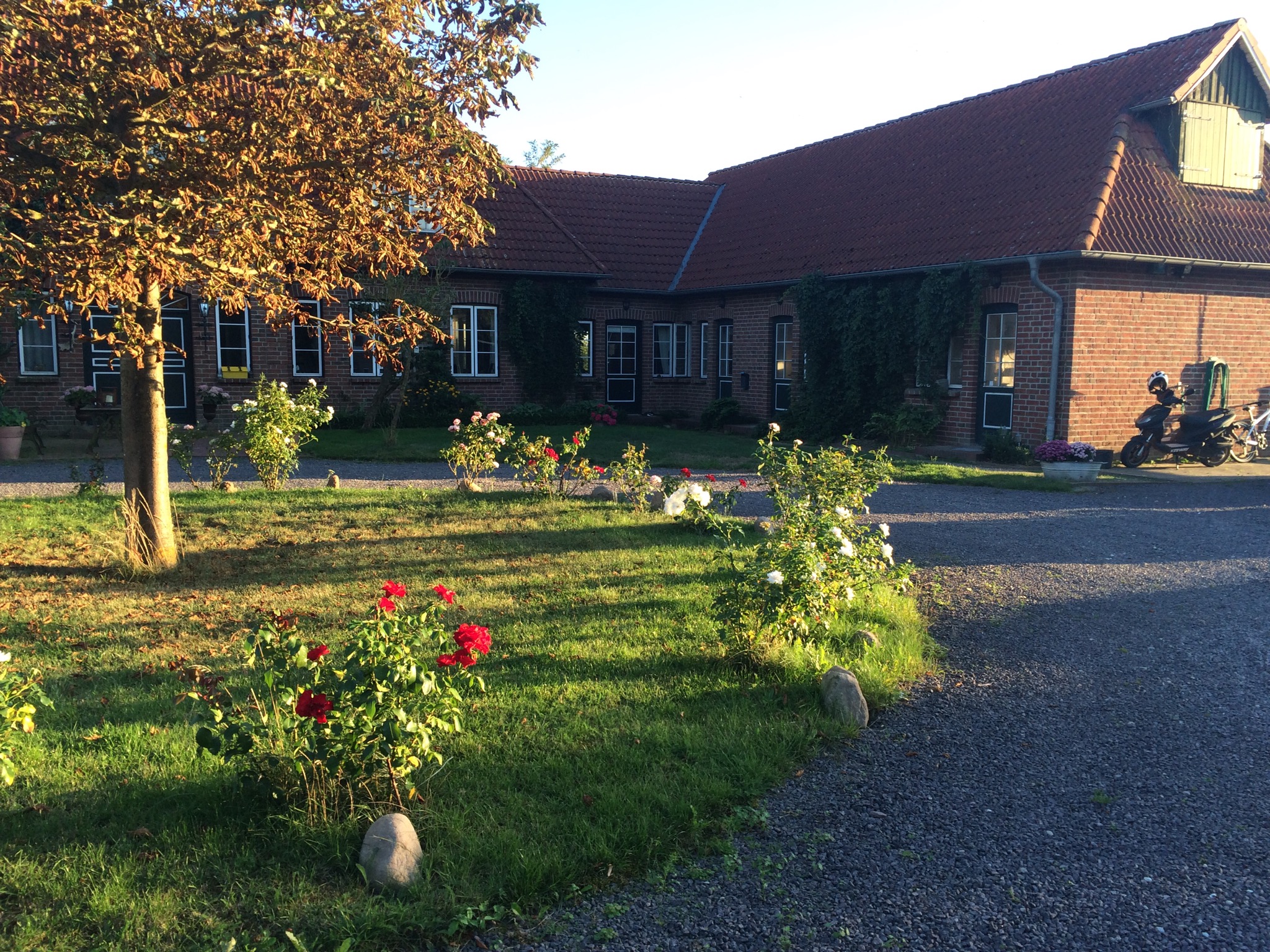 idyllische Ferienwohnung mit Garten Gästesuiten zur