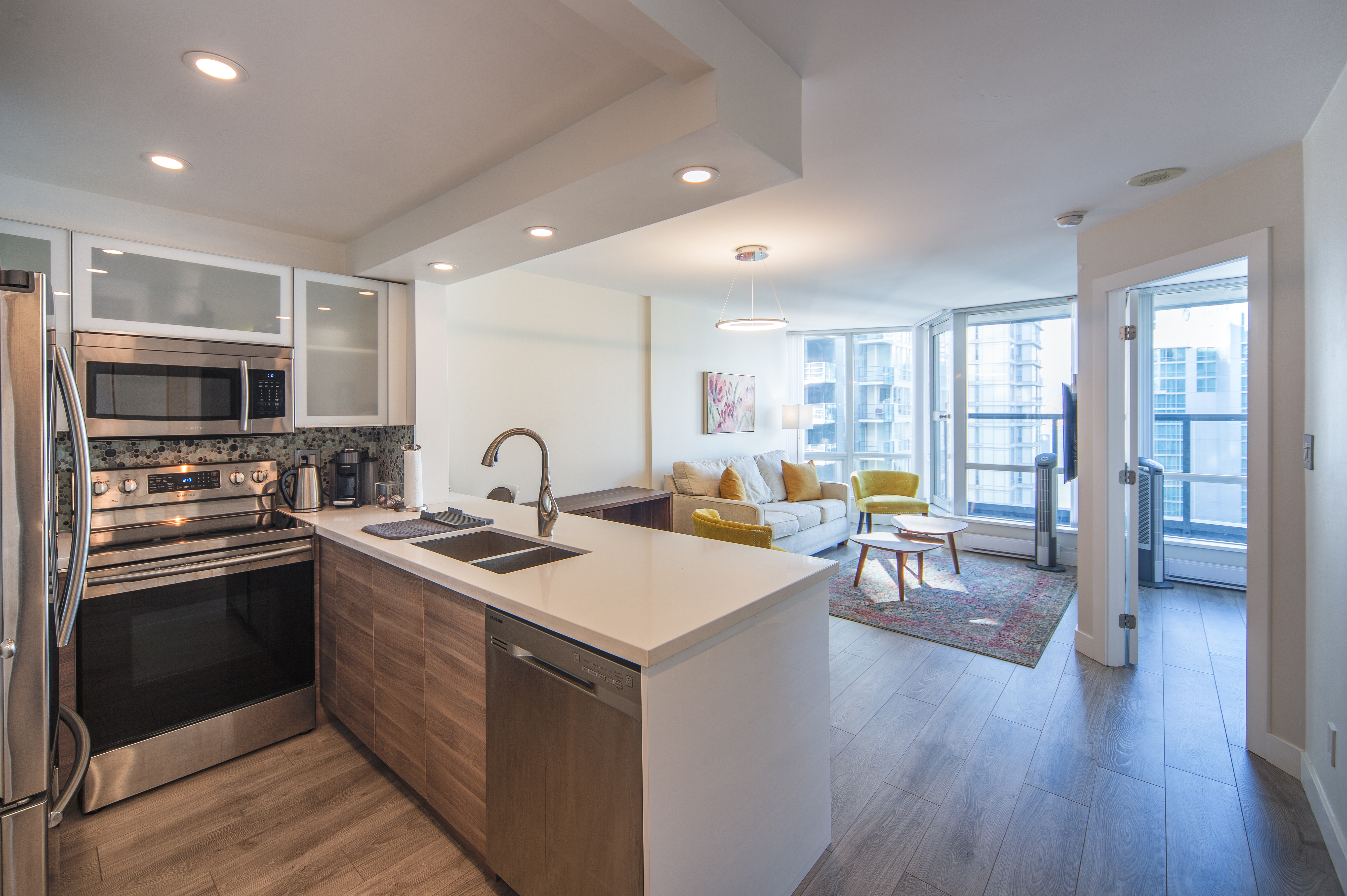 Modern living in Coal Harbour-1