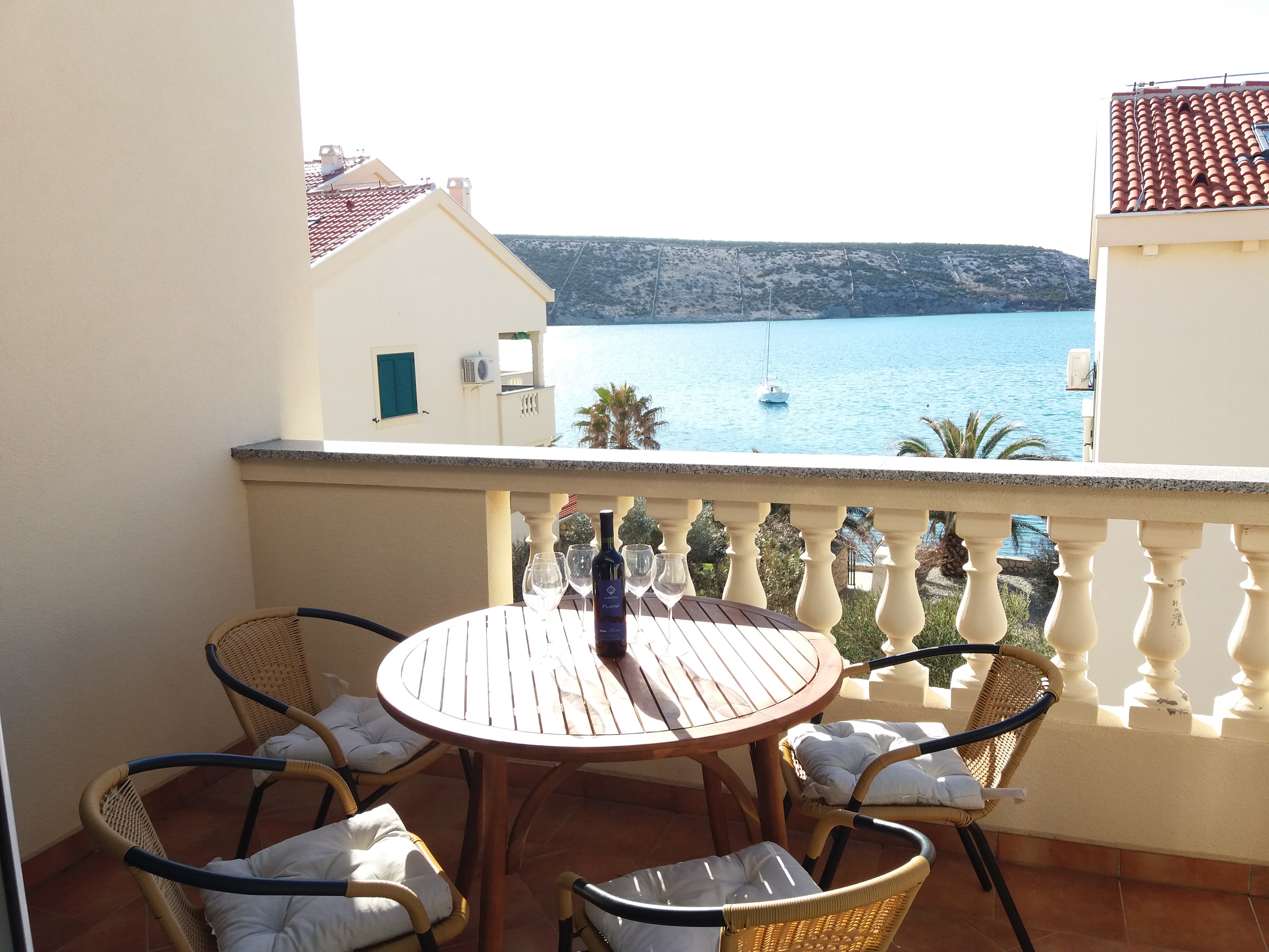 Charming apartment with sea view