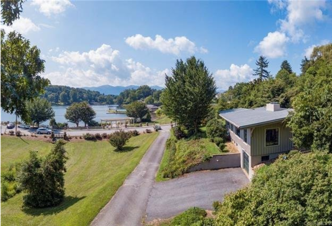 Lakeside Retreat at The Ginkgo Cottage