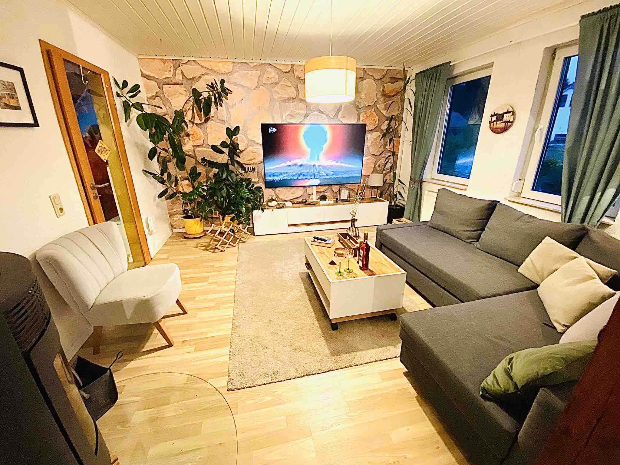 Beautiful quiet apartment in Eisenach-Hund yes