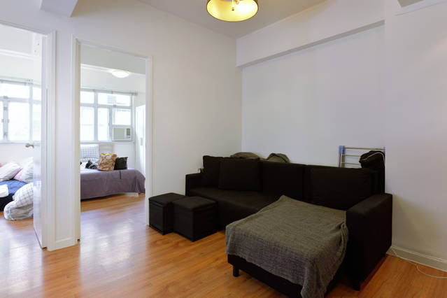 Spacious 1 bedroom in a 2 bedroom apt in Wan Chai