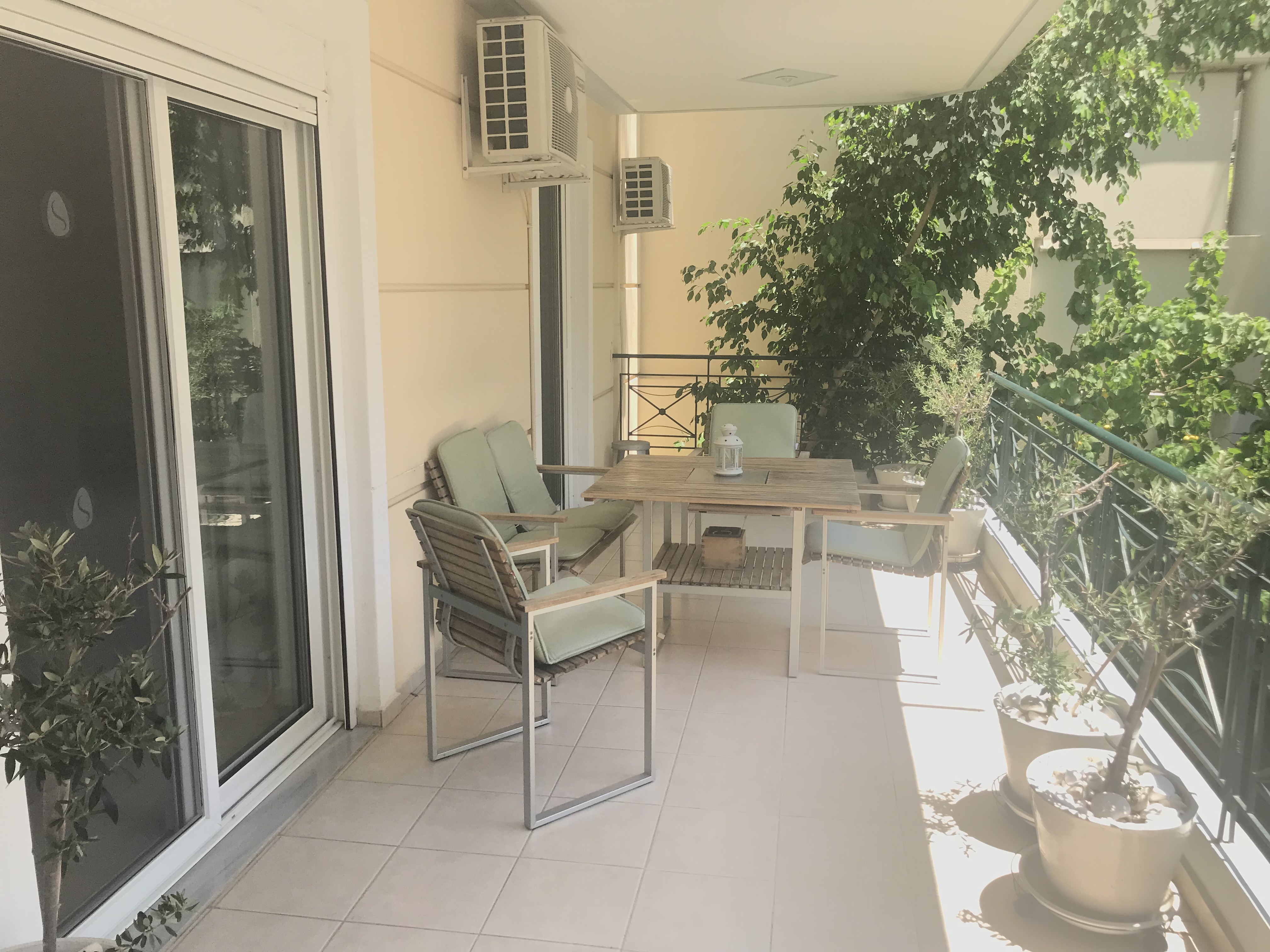 Modern apartment in city centre - great location