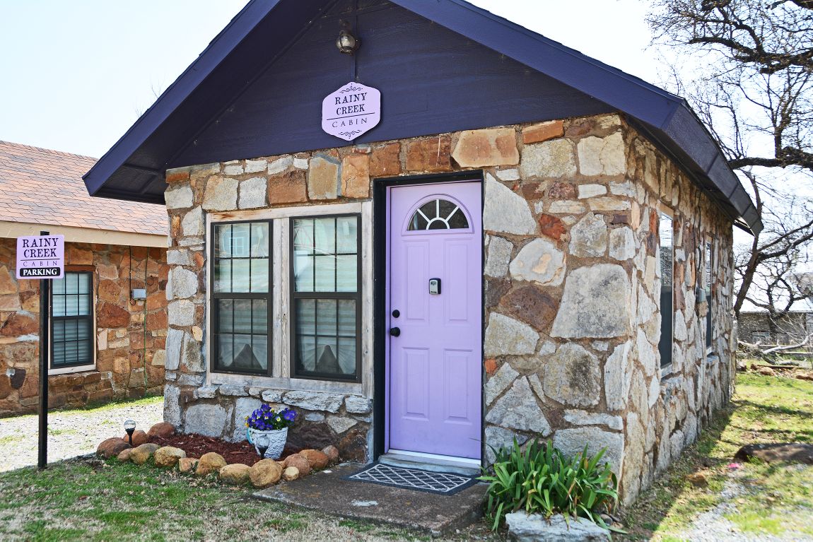 Rainey Creek Cabin Cabins for Rent in Medicine Park, Oklahoma, United