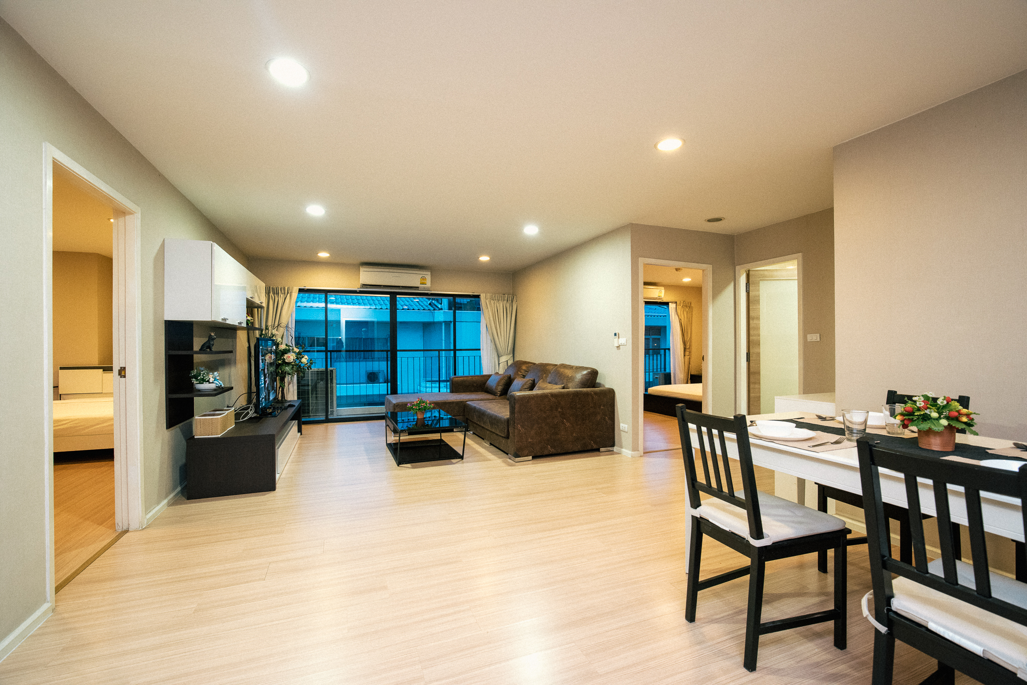 Spacious Apt@heart of BKK/5min walk to BTS/4-8pax