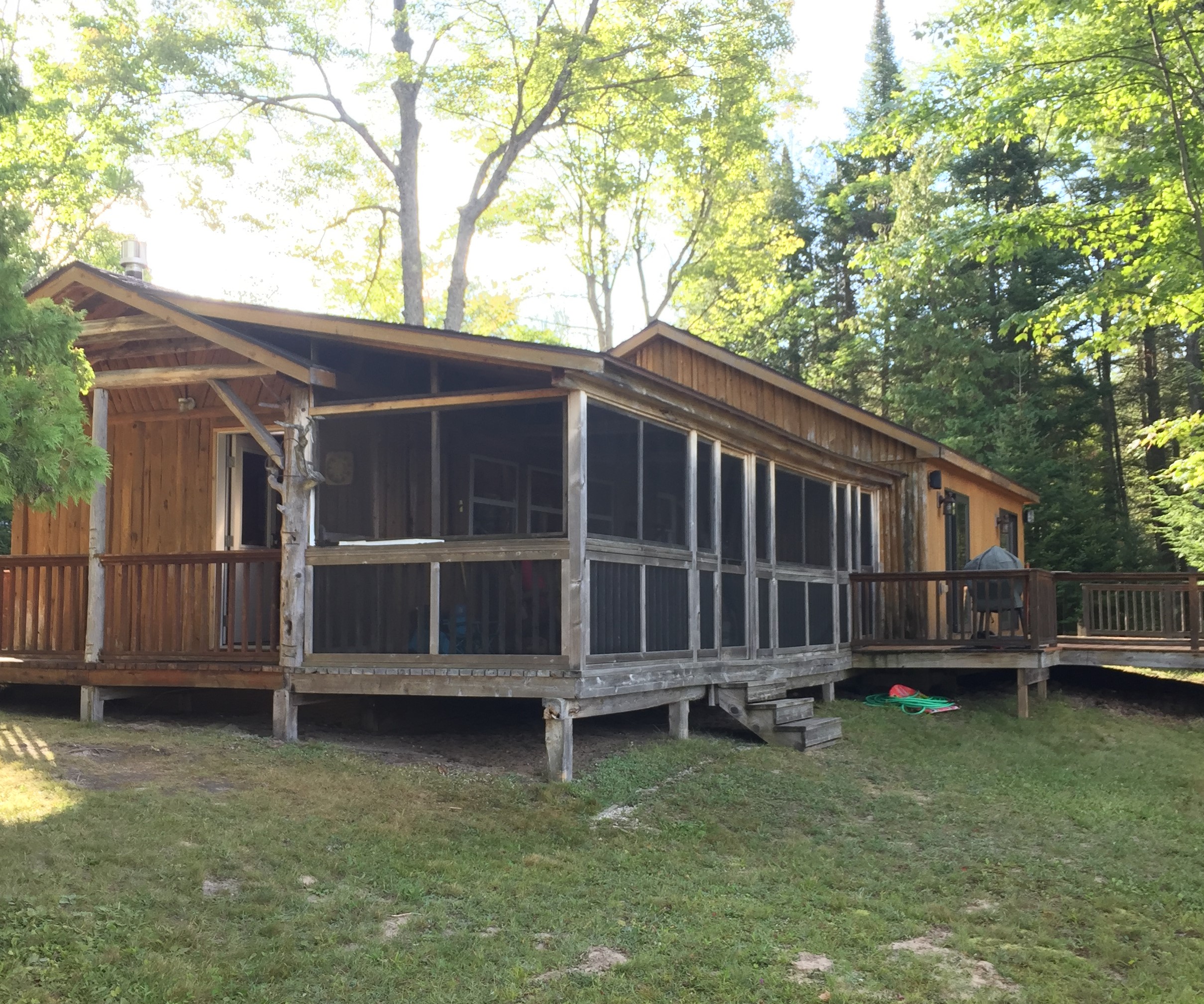 Quiet relaxation, peaceful view. 35 min. to TC Cabins for Rent in