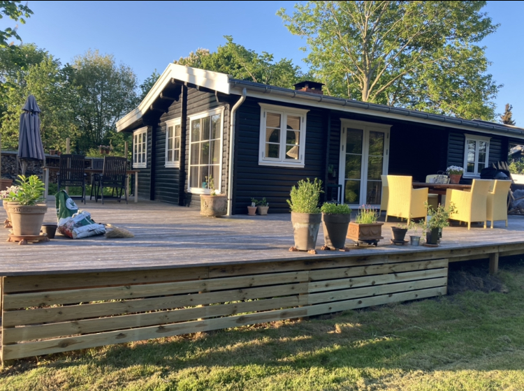 Charming older cottage, recently renovated