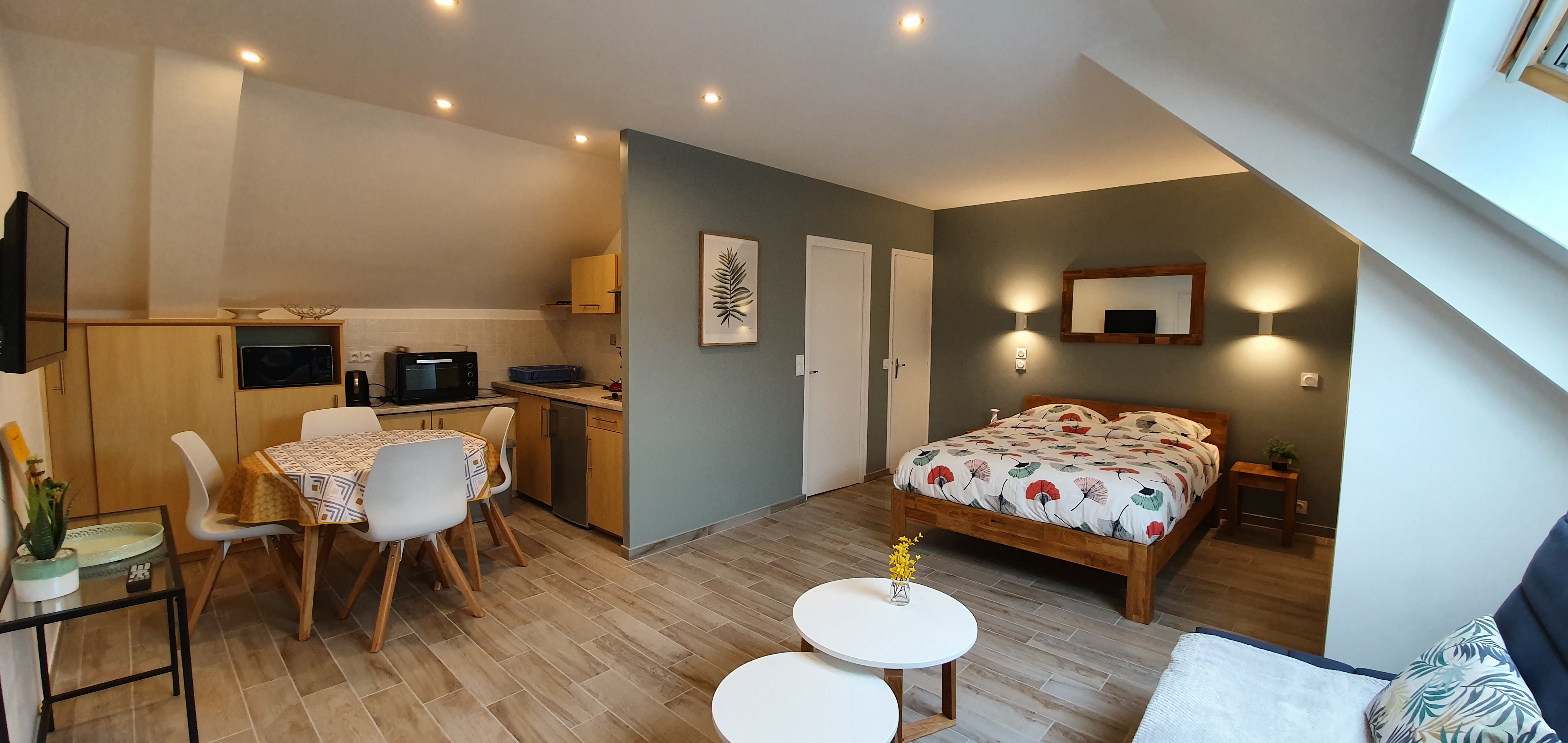 Studio with garden near Saint Malo and Cancale.