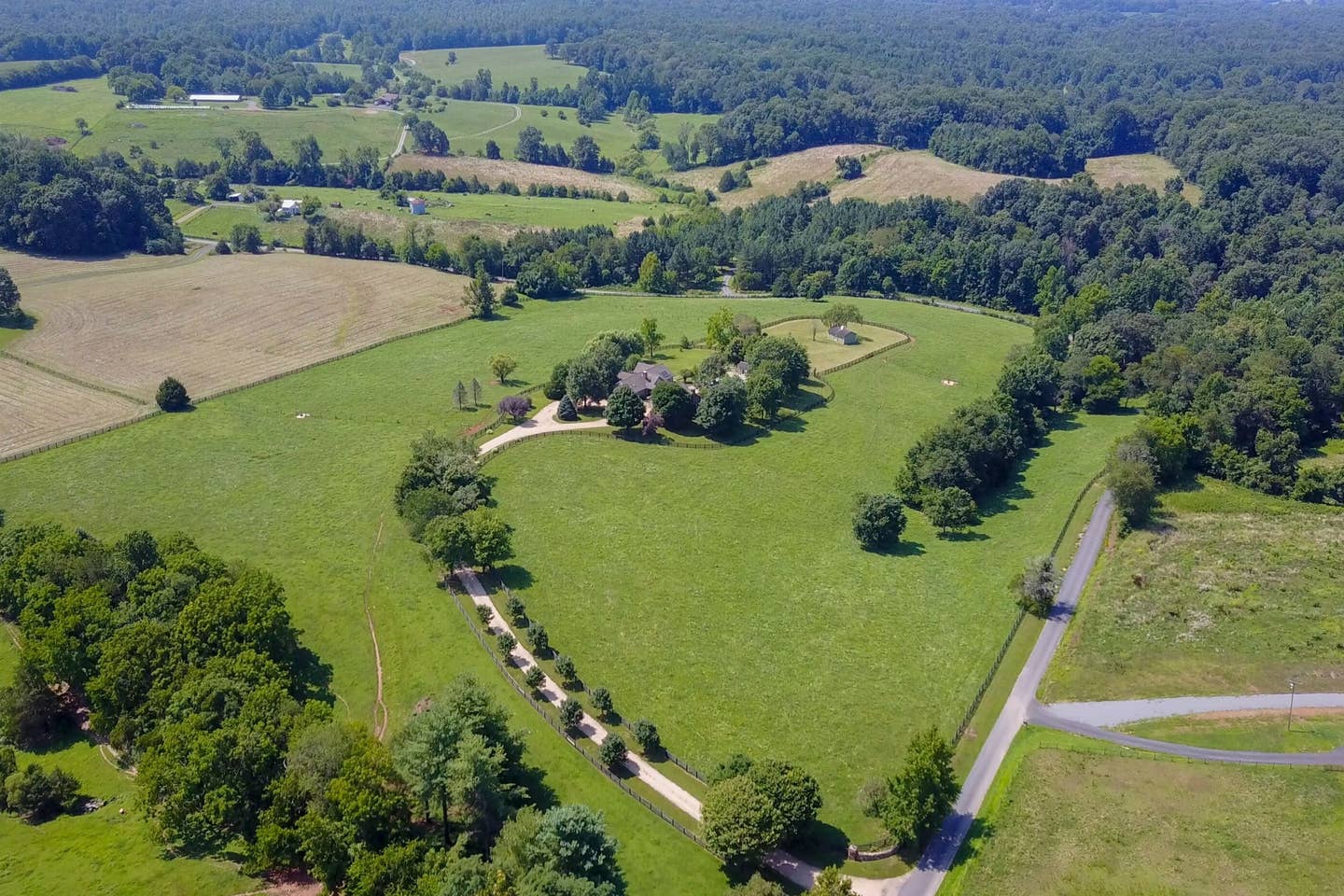 THE PERFECT HIKING & WINERY COUNTRY RETREAT Cottages for Rent in