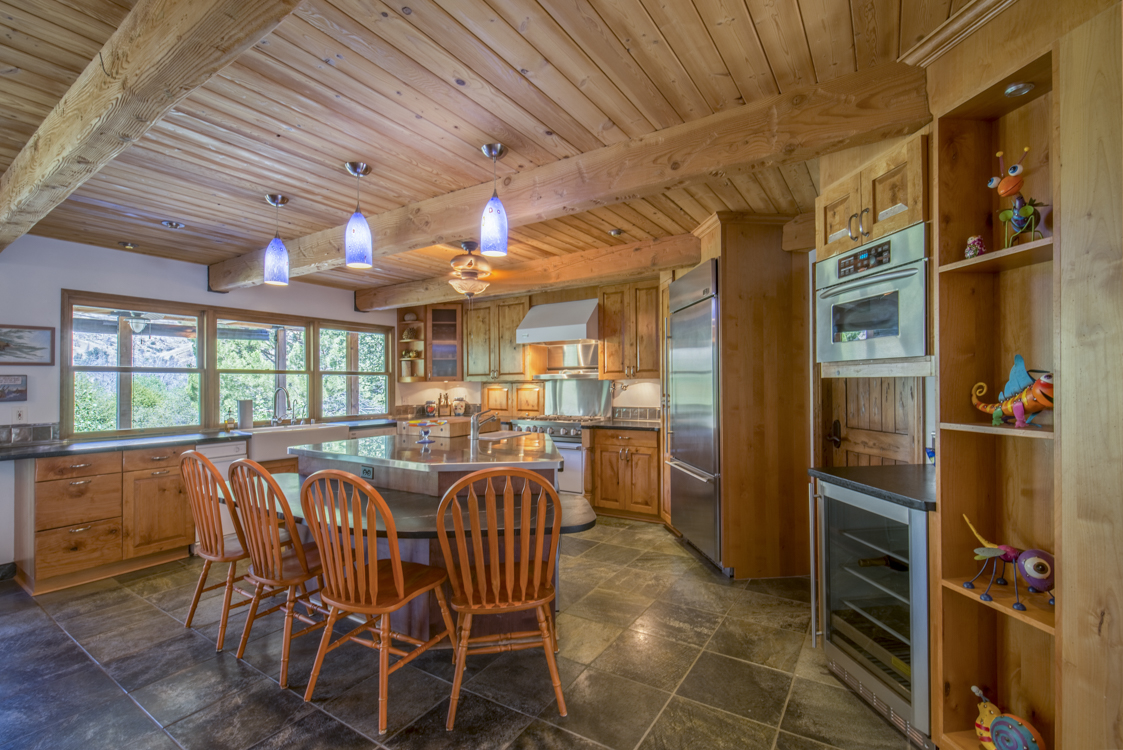 The Lazy Crane; A Luxury Cabin on the Kern River Cabins for Rent in Kernville, California