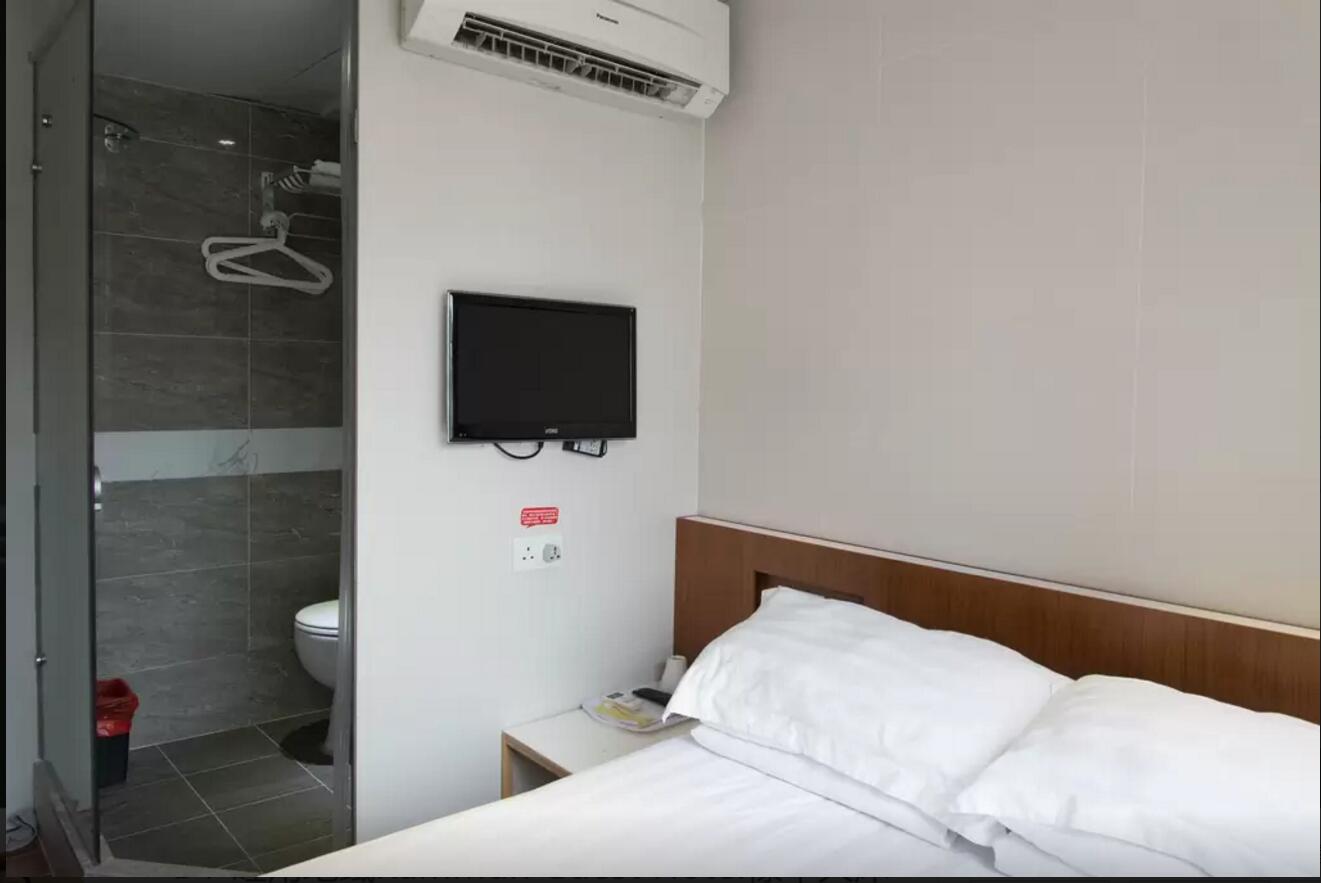 B8 DoubleBed Room with bathroom Kammun guest house
