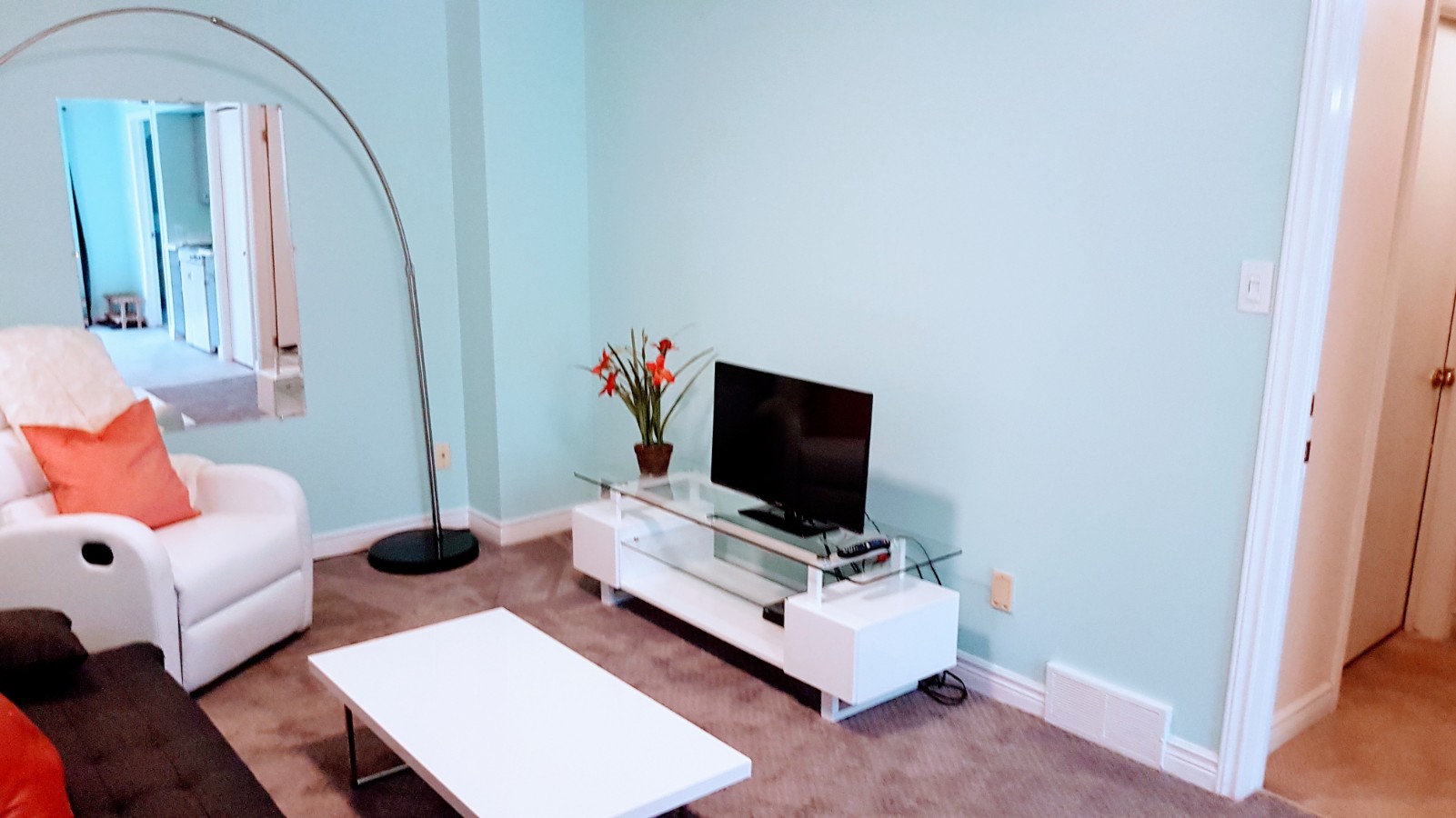 Attractive apartment near Western University Apartments for Rent in London, Ontario, Canada