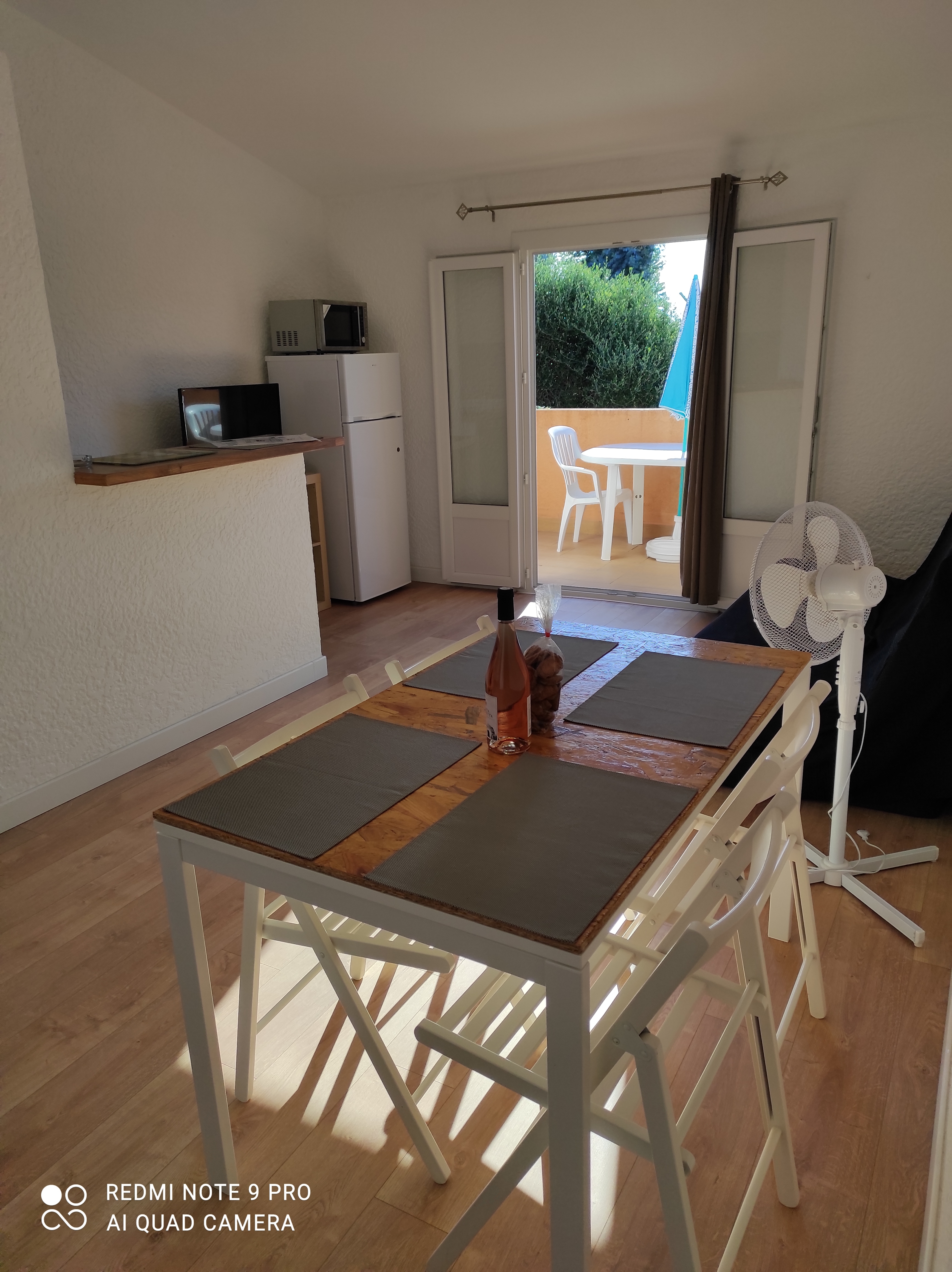(1E) F2 in seaside residence