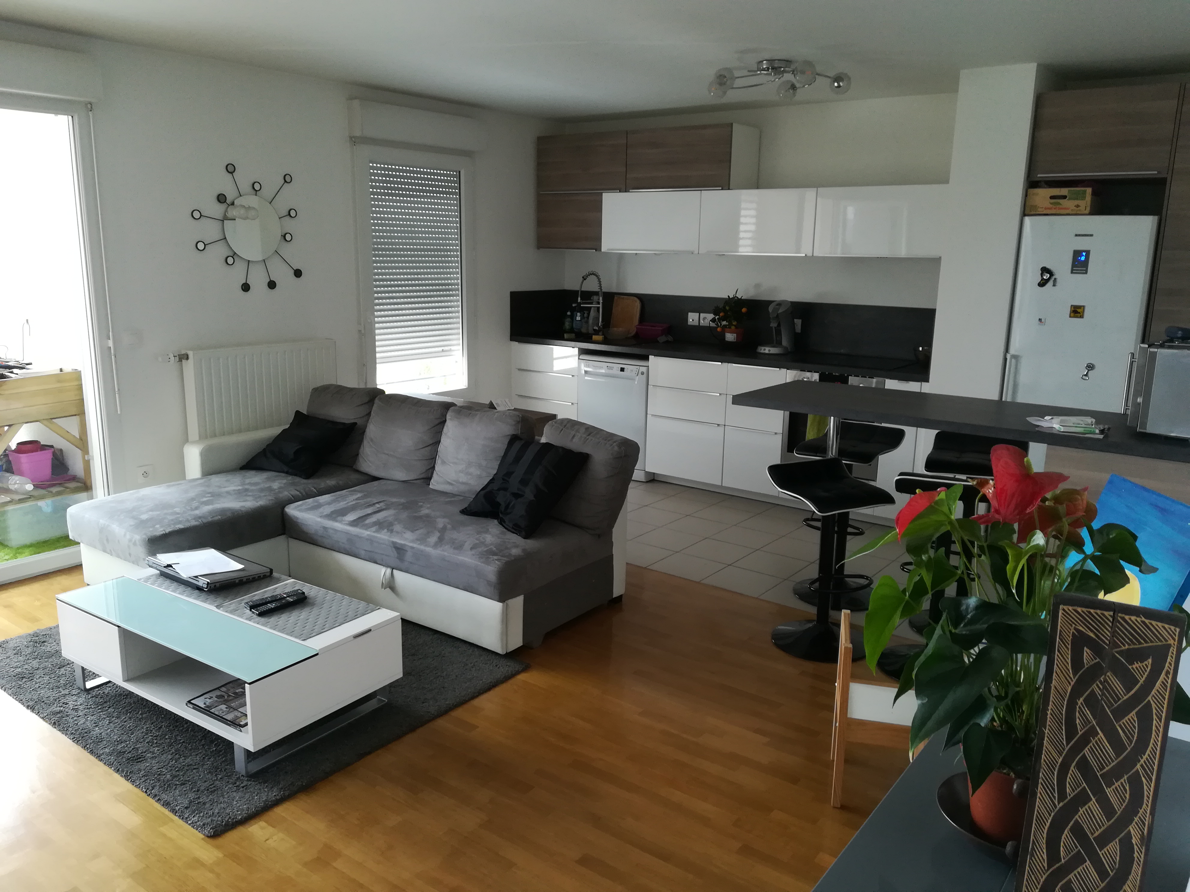 Quiet balcony rental near Paris