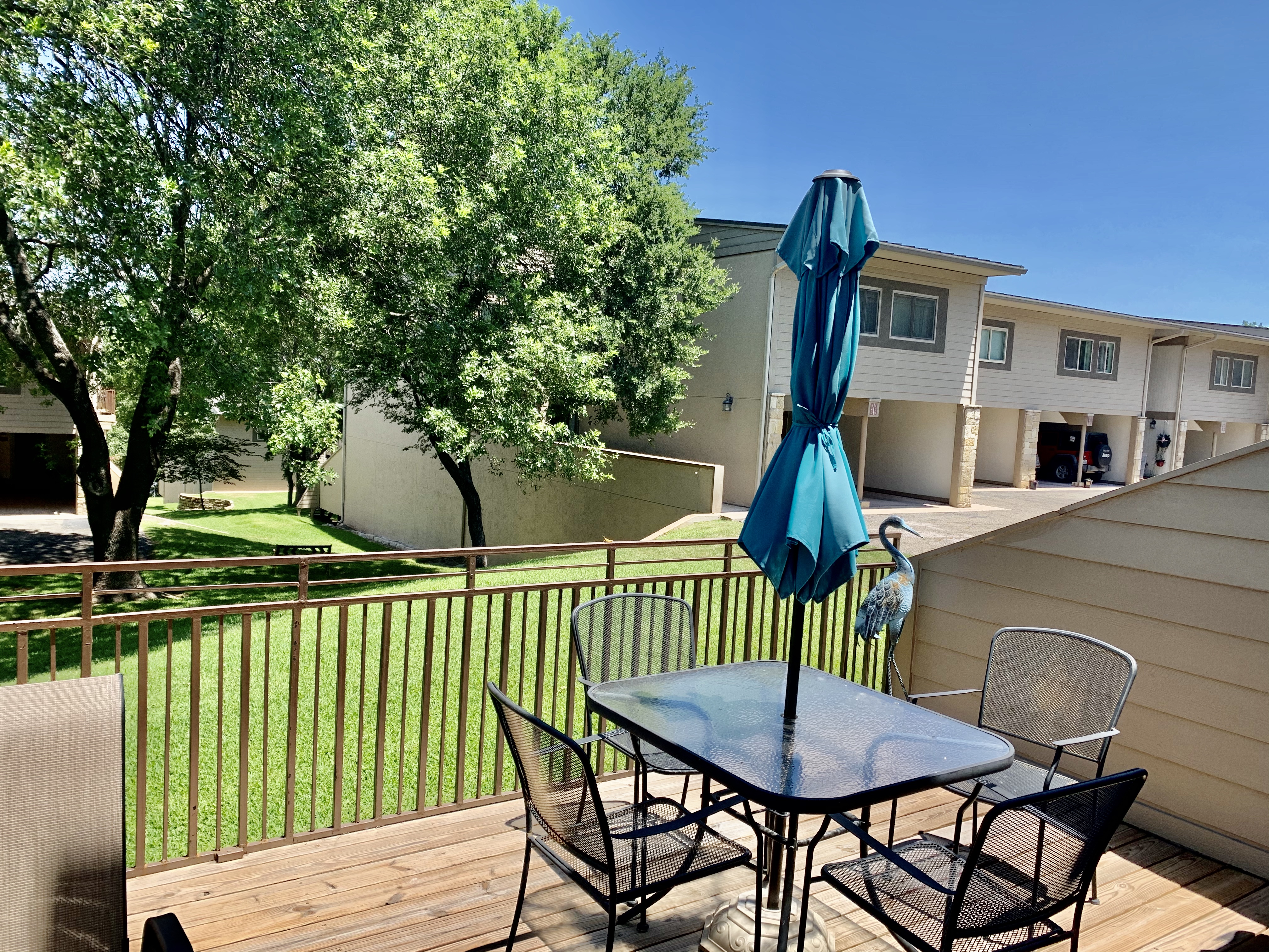 Beautiful Horseshoe Bay Condo~pet friendly