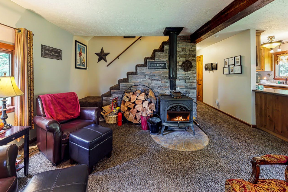 Peaceful Pine Tree Cabin Near Cascade Lake Cabins for Rent in Cascade