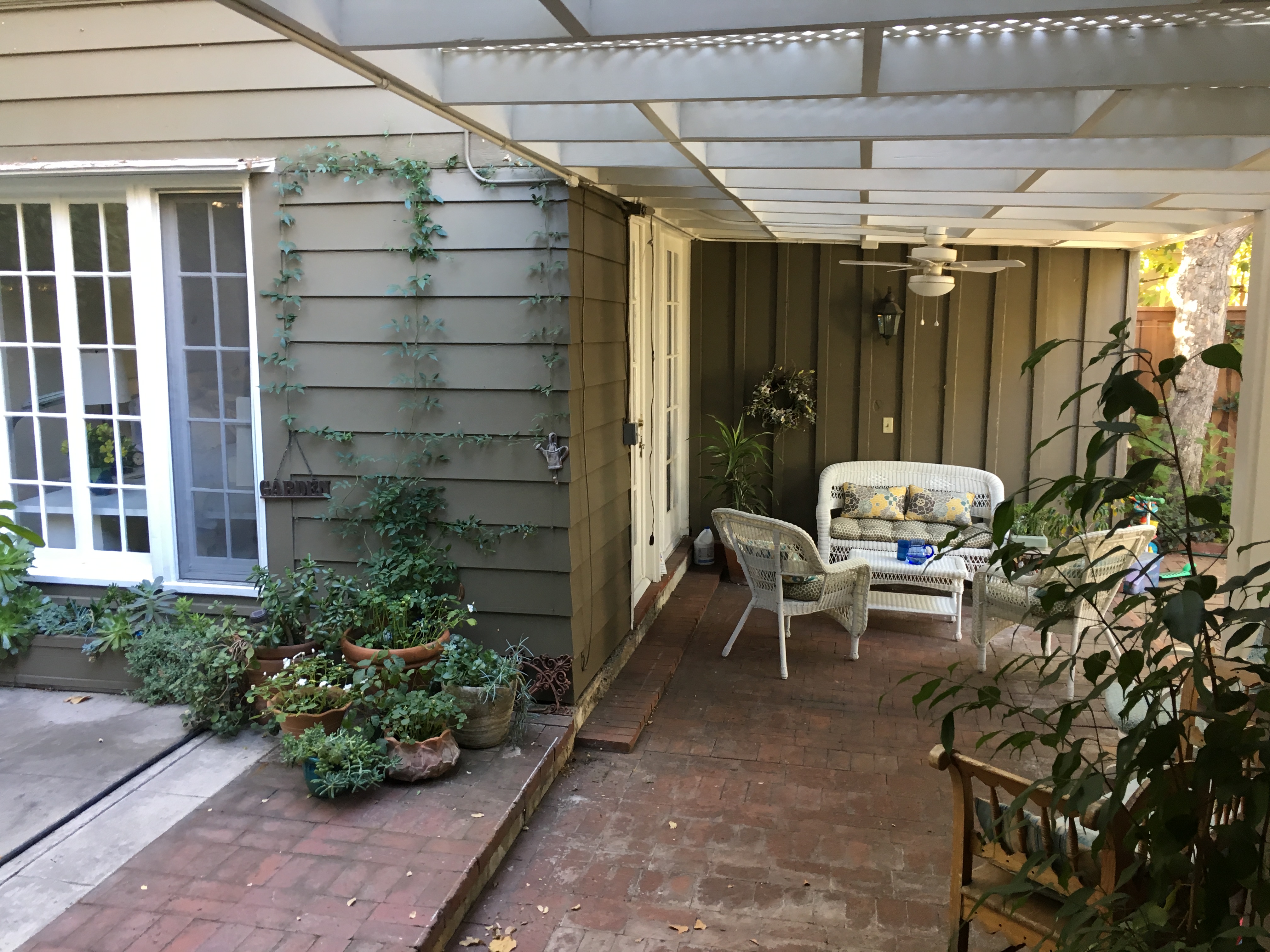 Charming South Pasadena garden studio near metro!