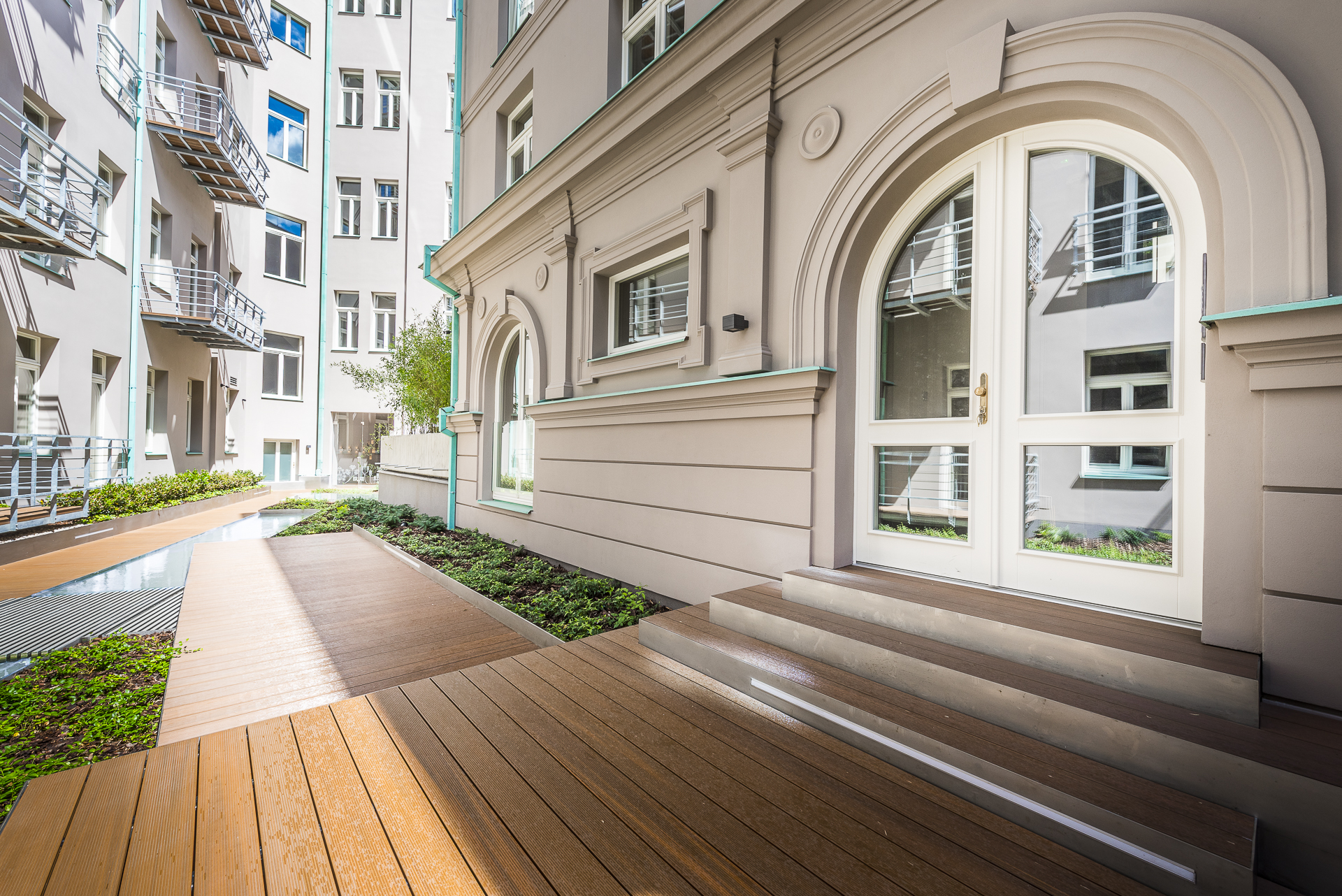 Unique and Charming Apt with AC in the center