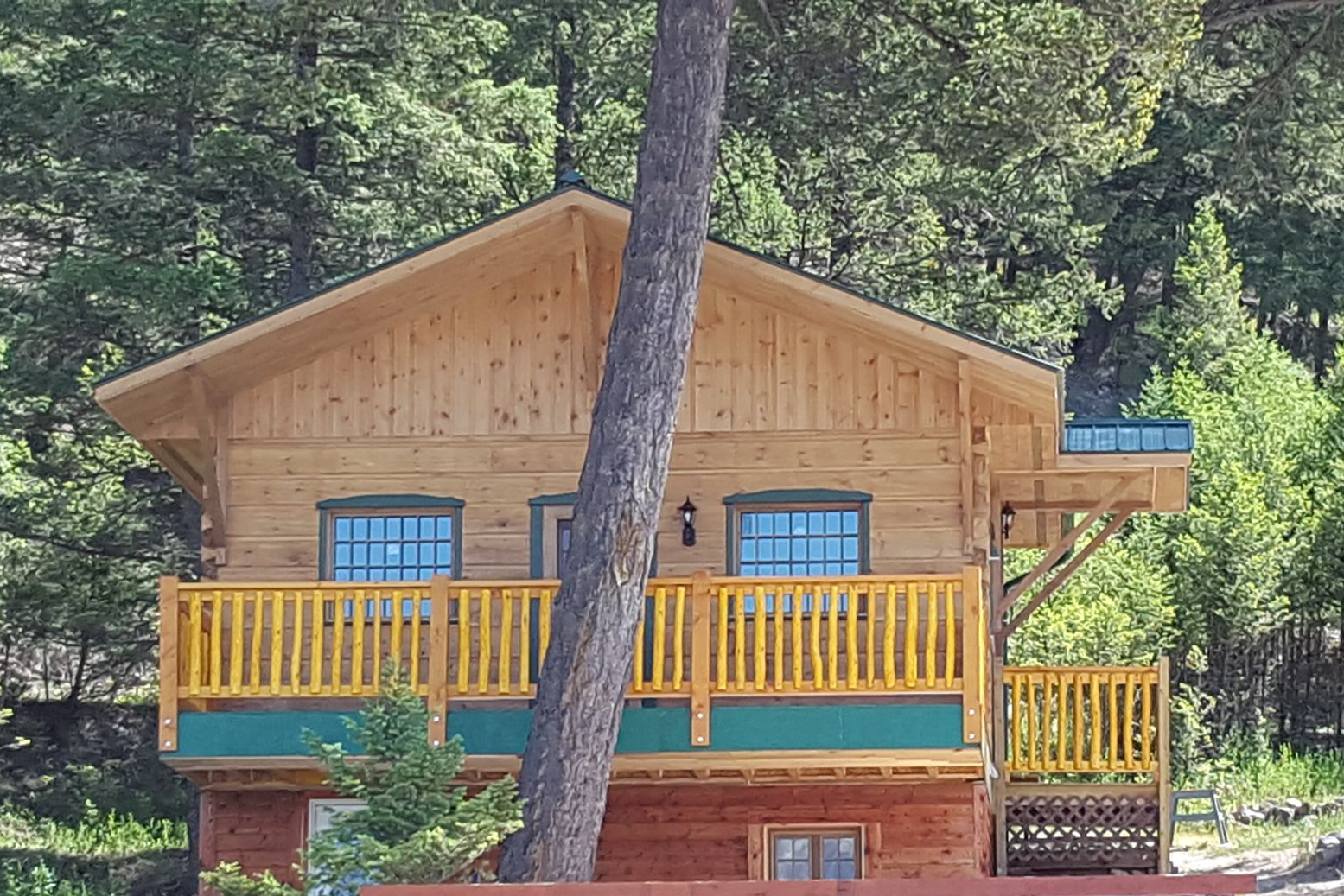 Radium Hot Springs Cabins,  Bighorn cabin