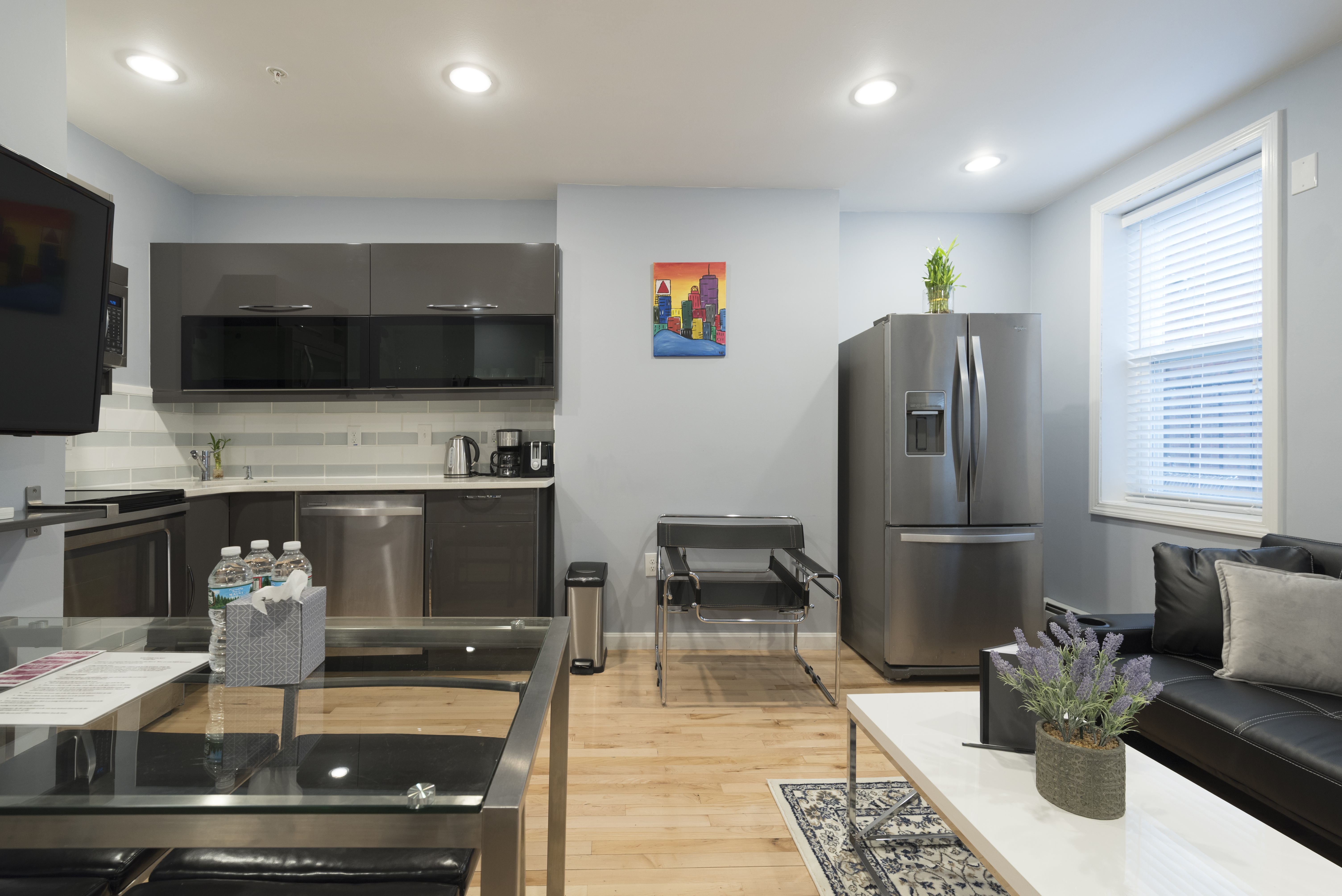2nd Floor, 2BR Downtown- Walk to Boston Common