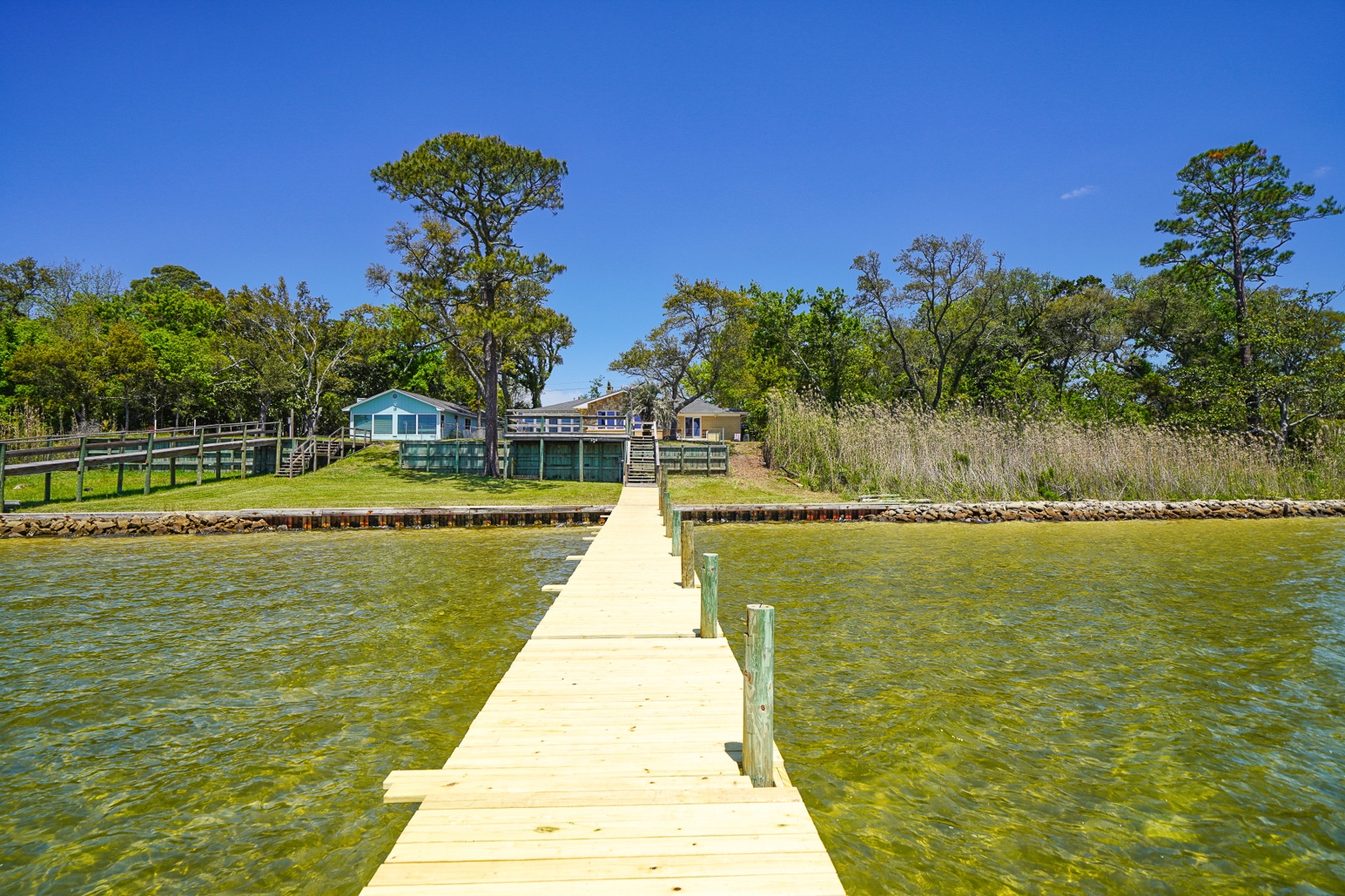 Massive Waterfront Wonder w/5 Bedrooms & Boat Dock