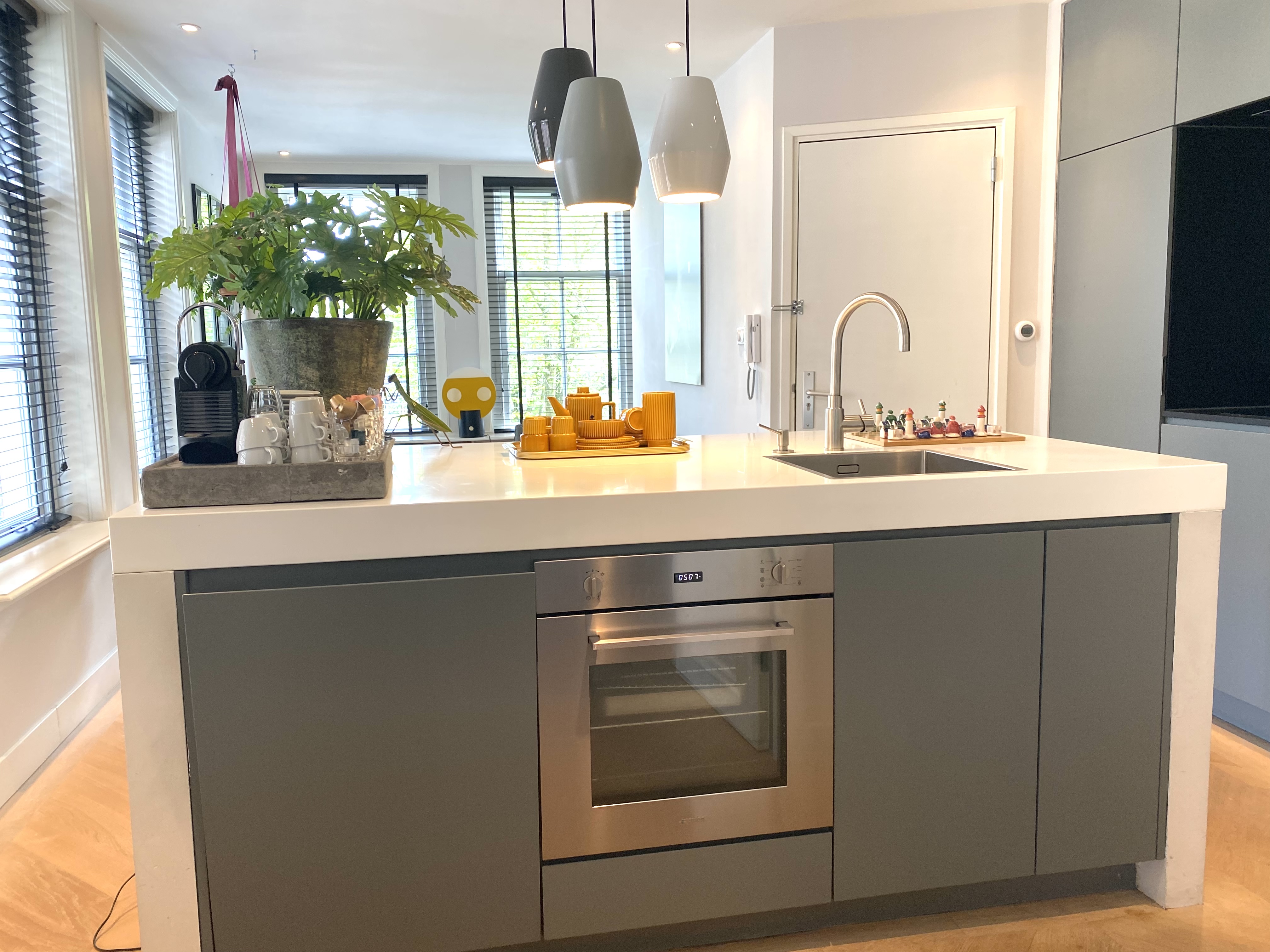 Unique canal apartment Amsterdam — Amsterdam stay