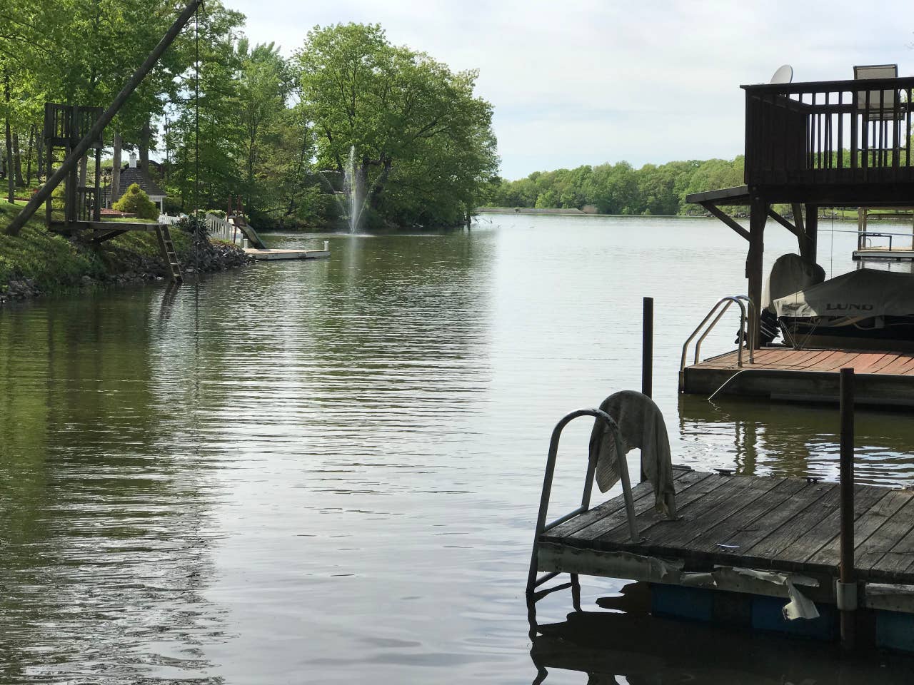 "The Lake House" on Lake Centralia Houses for Rent in Centralia
