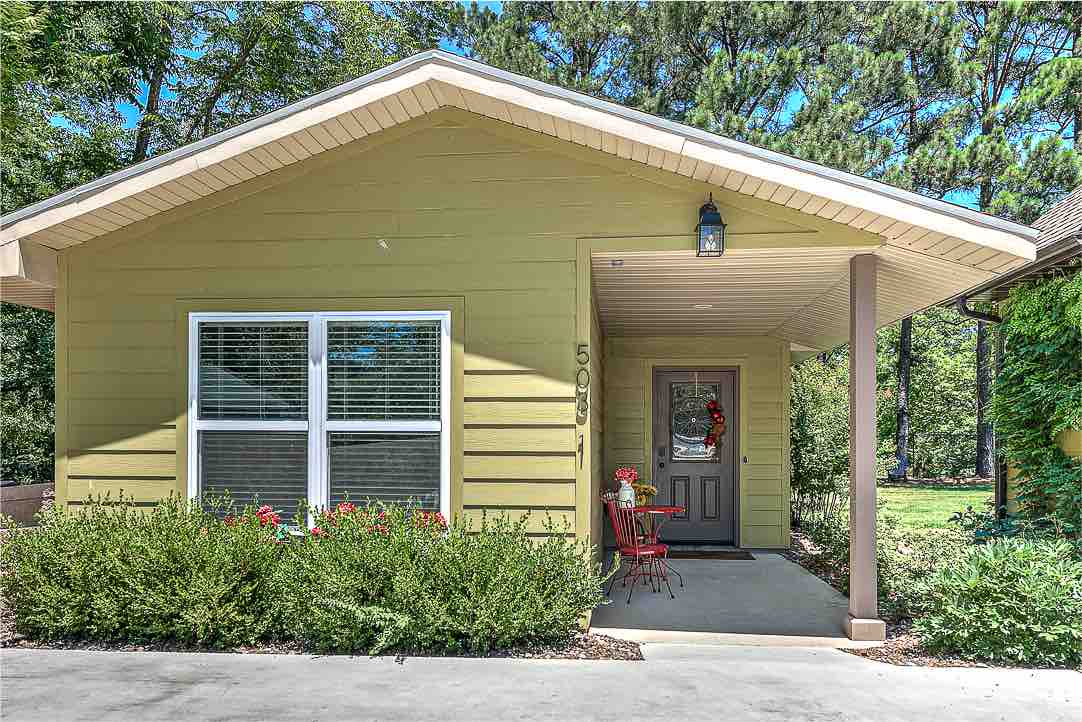 2nd Street Suite off the Bentonville Square