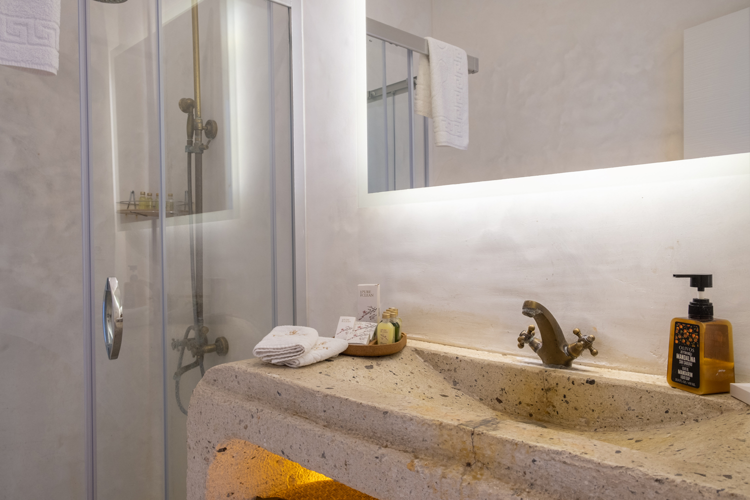 Yaso�s Suites ÇeşmeDenize Sıfır Klasik Suit Çeşme şehrinde
