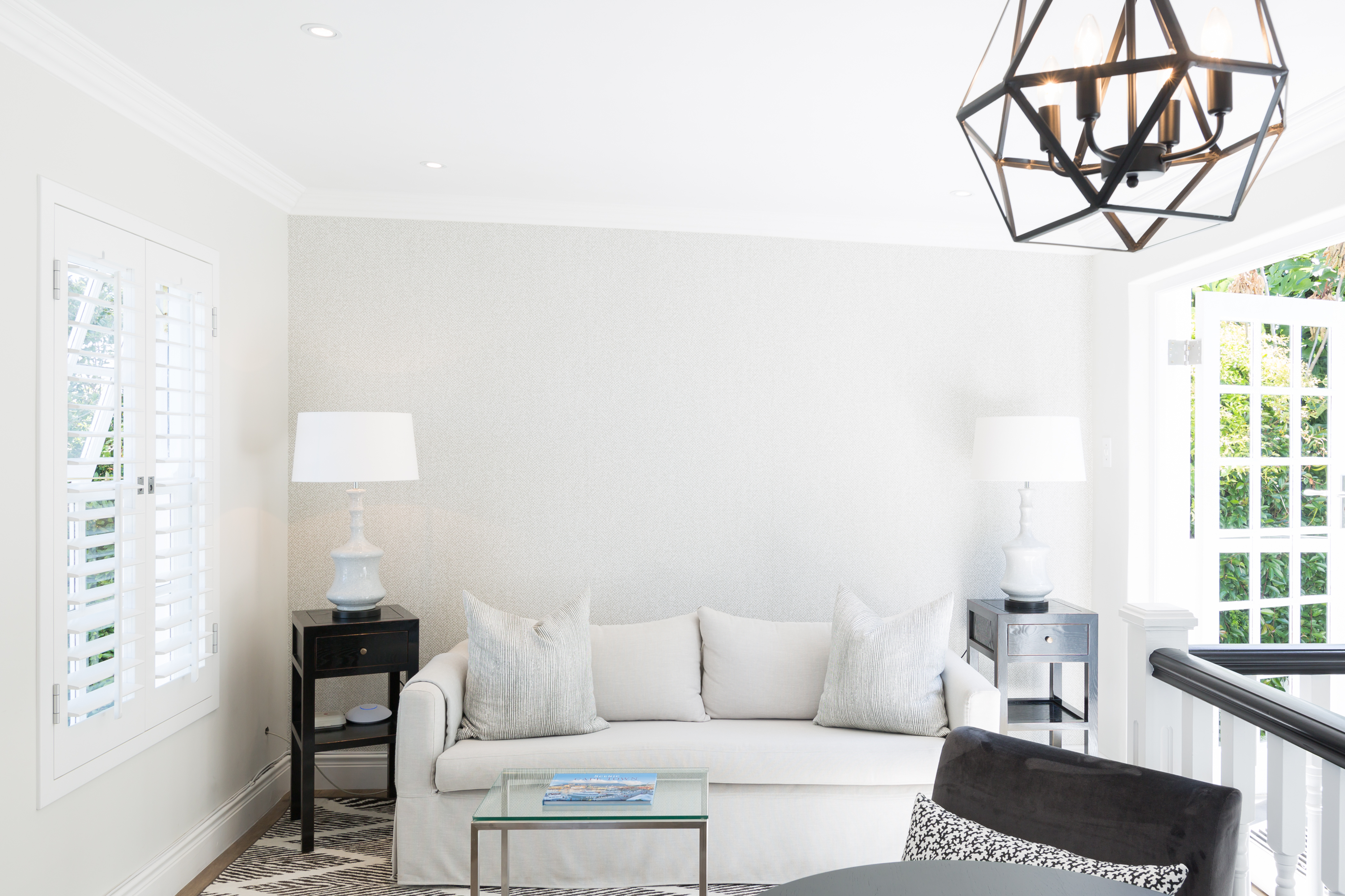Light, Airy Apartment with Elegant Garden & Solar