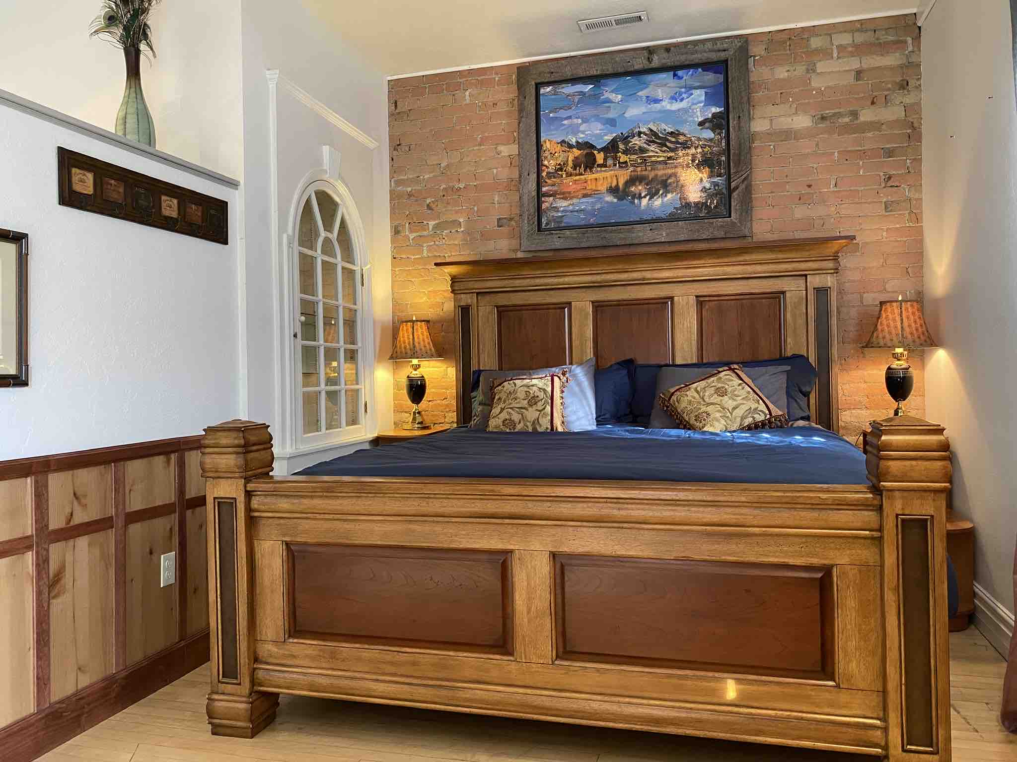 Downtown Bozeman Main Street Suite in Bozeman, Bozeman