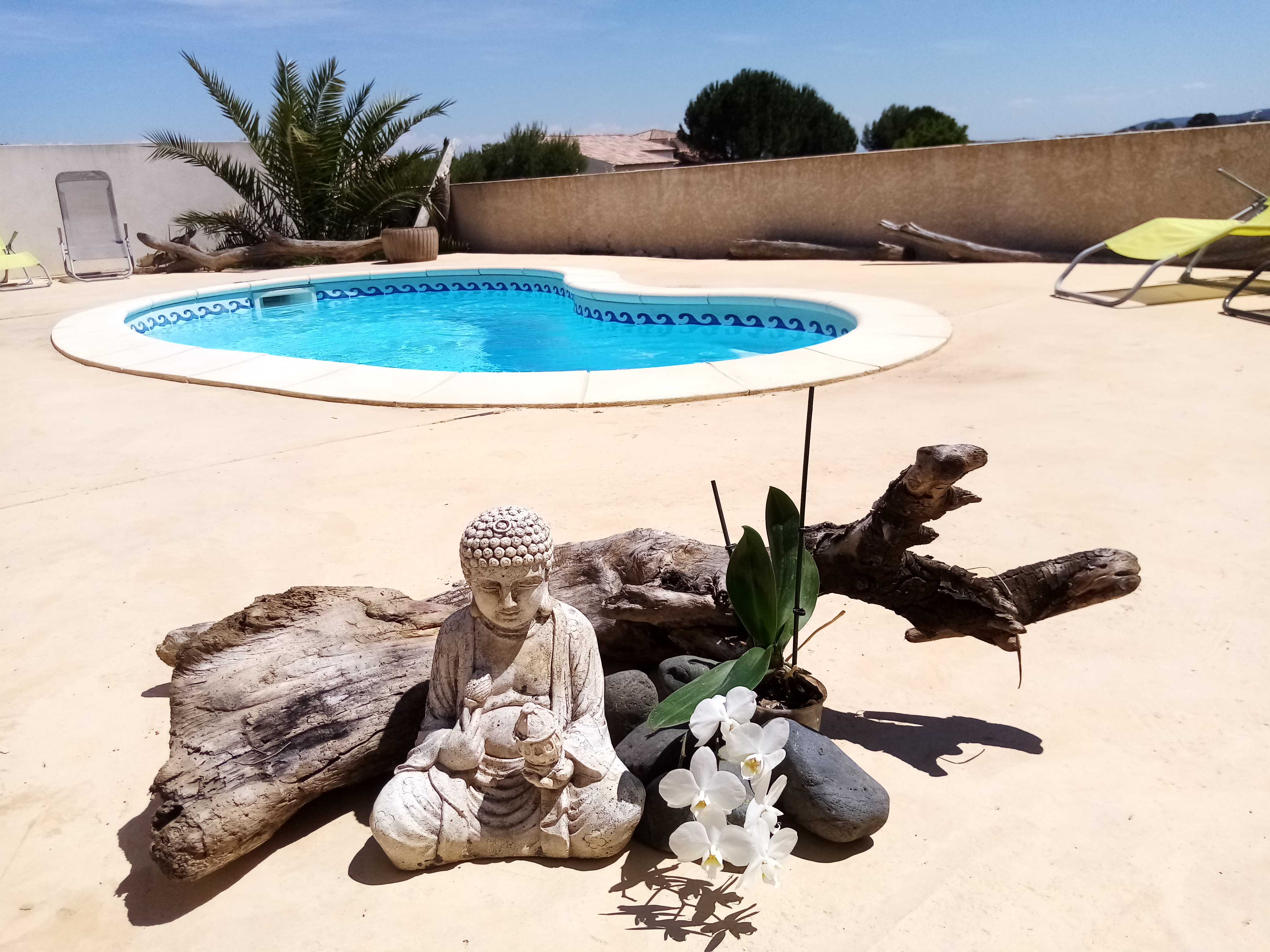 air-conditioned villa private fenced heated pool