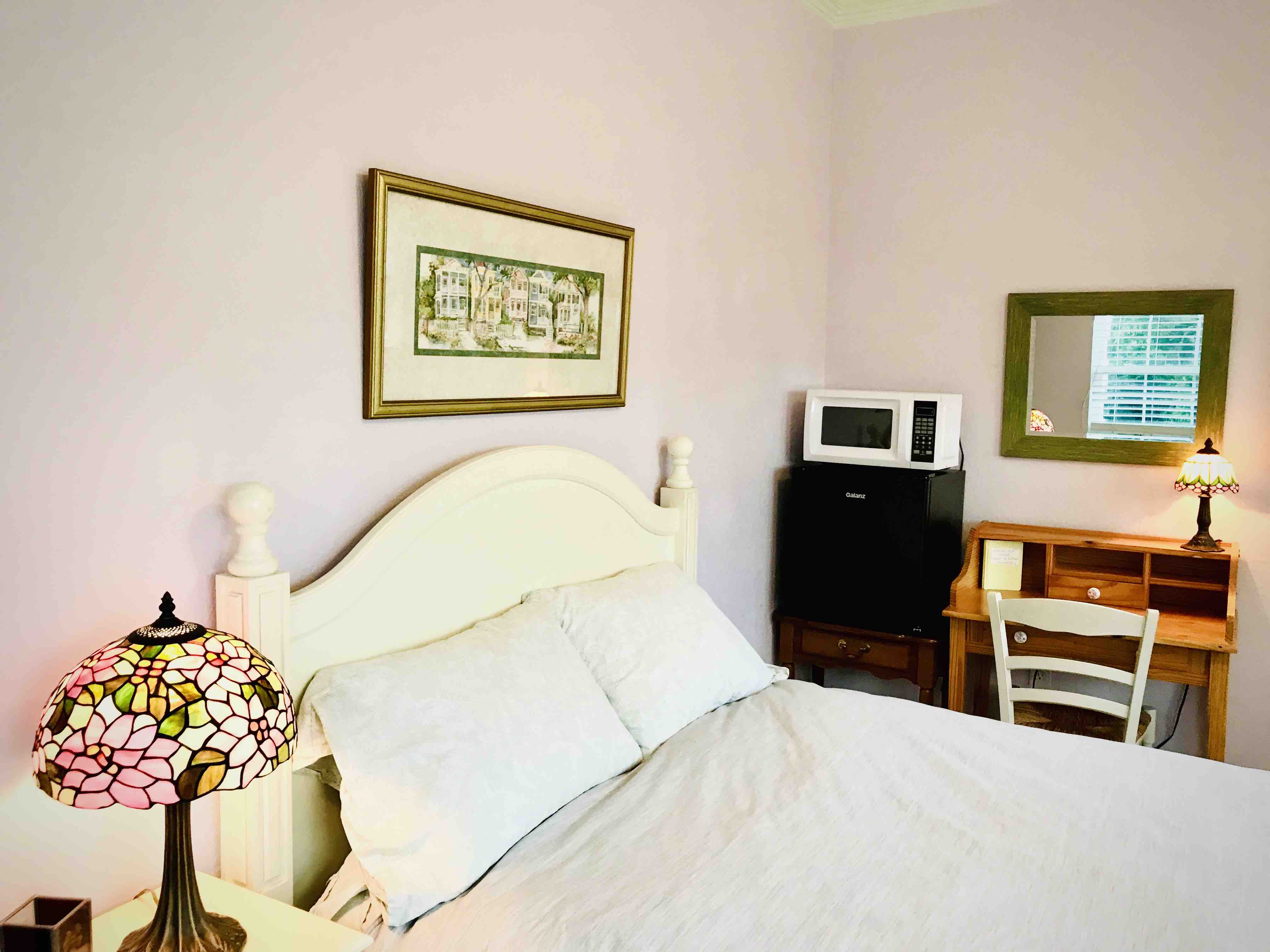 Victorian Rest & Reflect PeacefulCharmingCozy Houses for Rent in