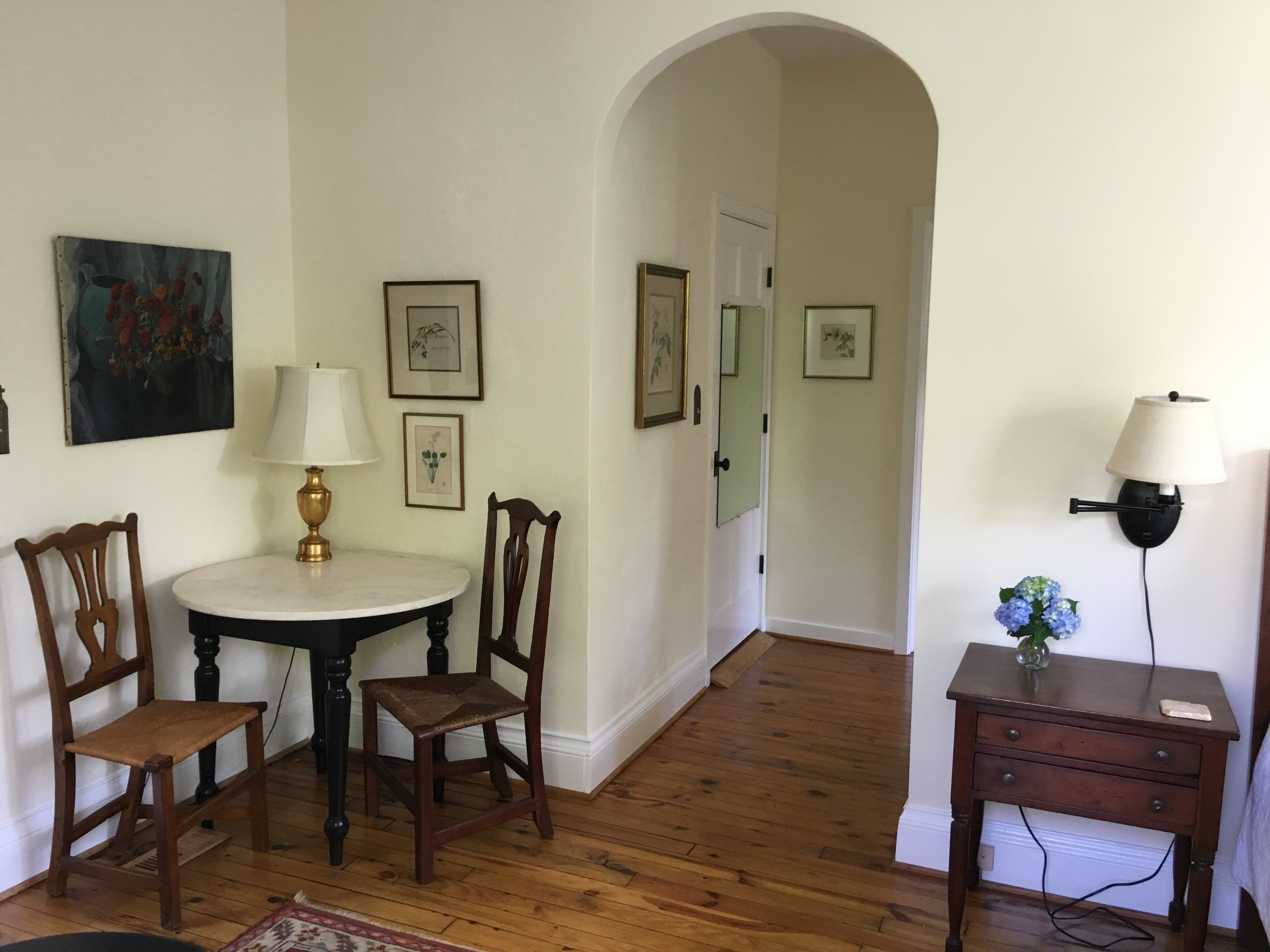 Sunny private studio, walk to the University Apartments for Rent in Charlottesville, Virginia