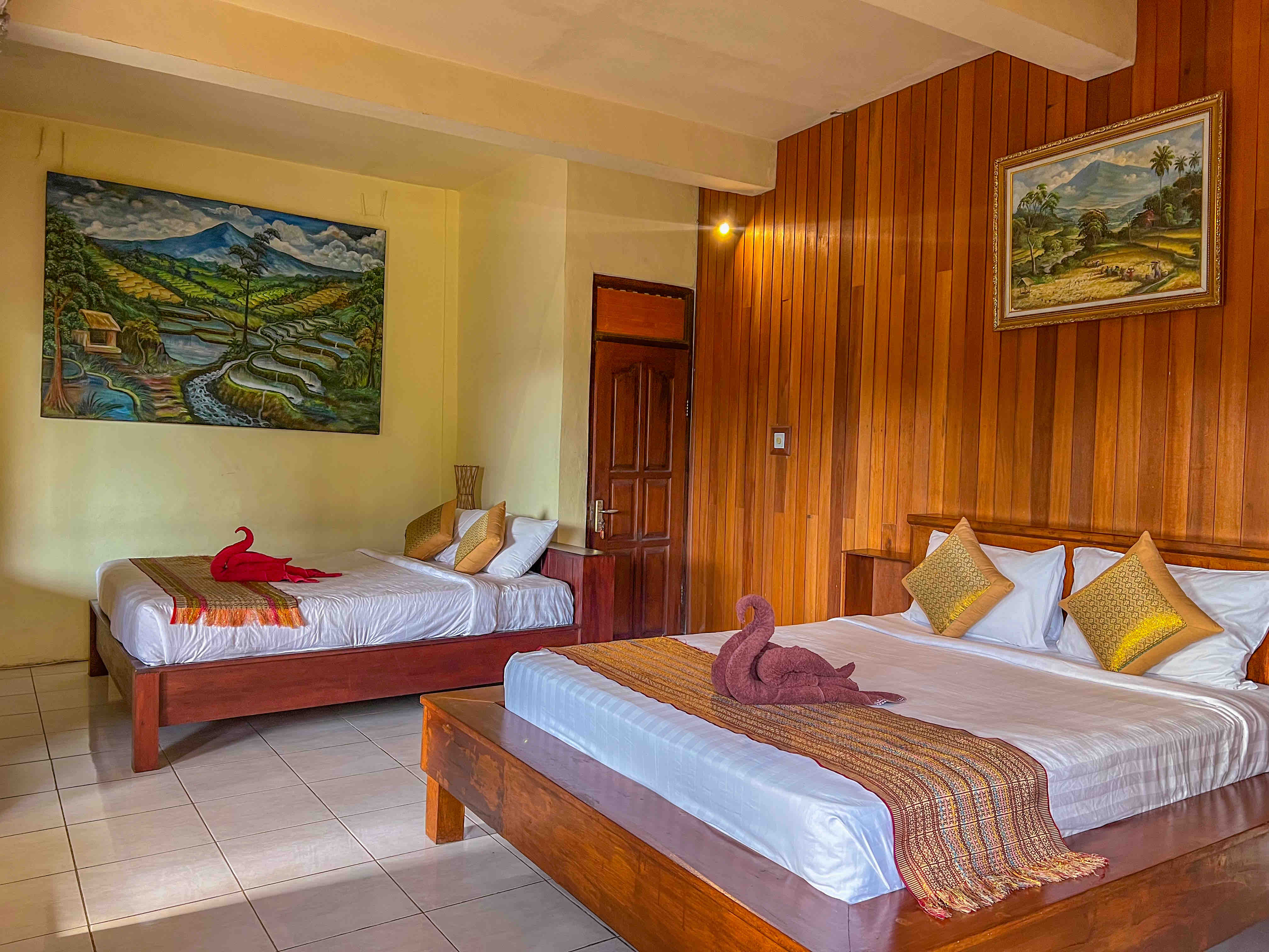 Family room With balcony overlooking The Jungle