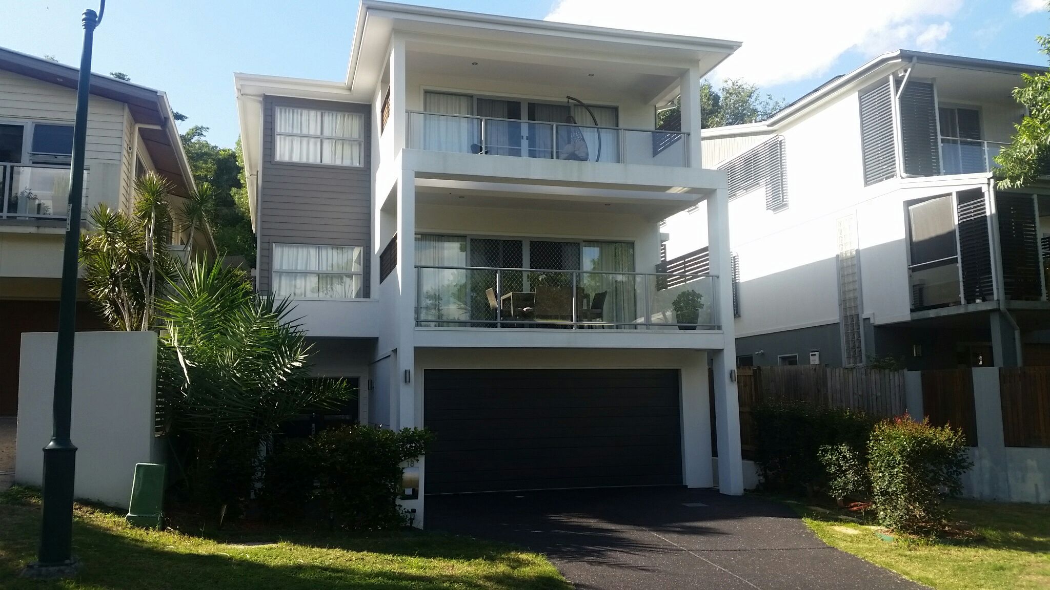 2nd Large room in granny flat in contempory house in Highgate Hill, Brisbane