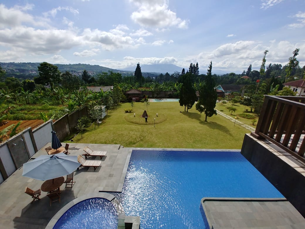 Land of Tranquil Light - Villas for Rent in Megamendung, Jawa