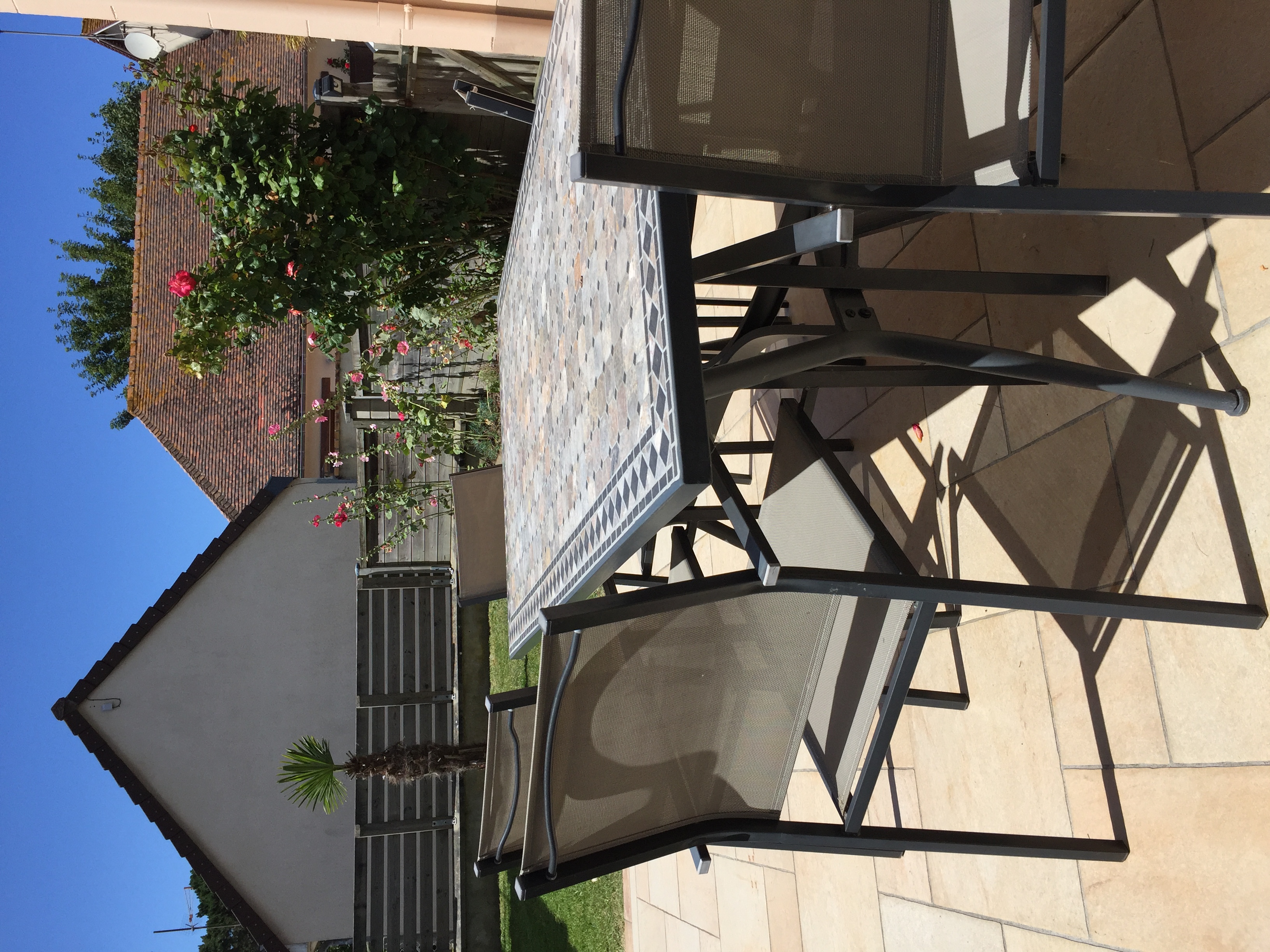 house on the outskirts of Deauville with garden