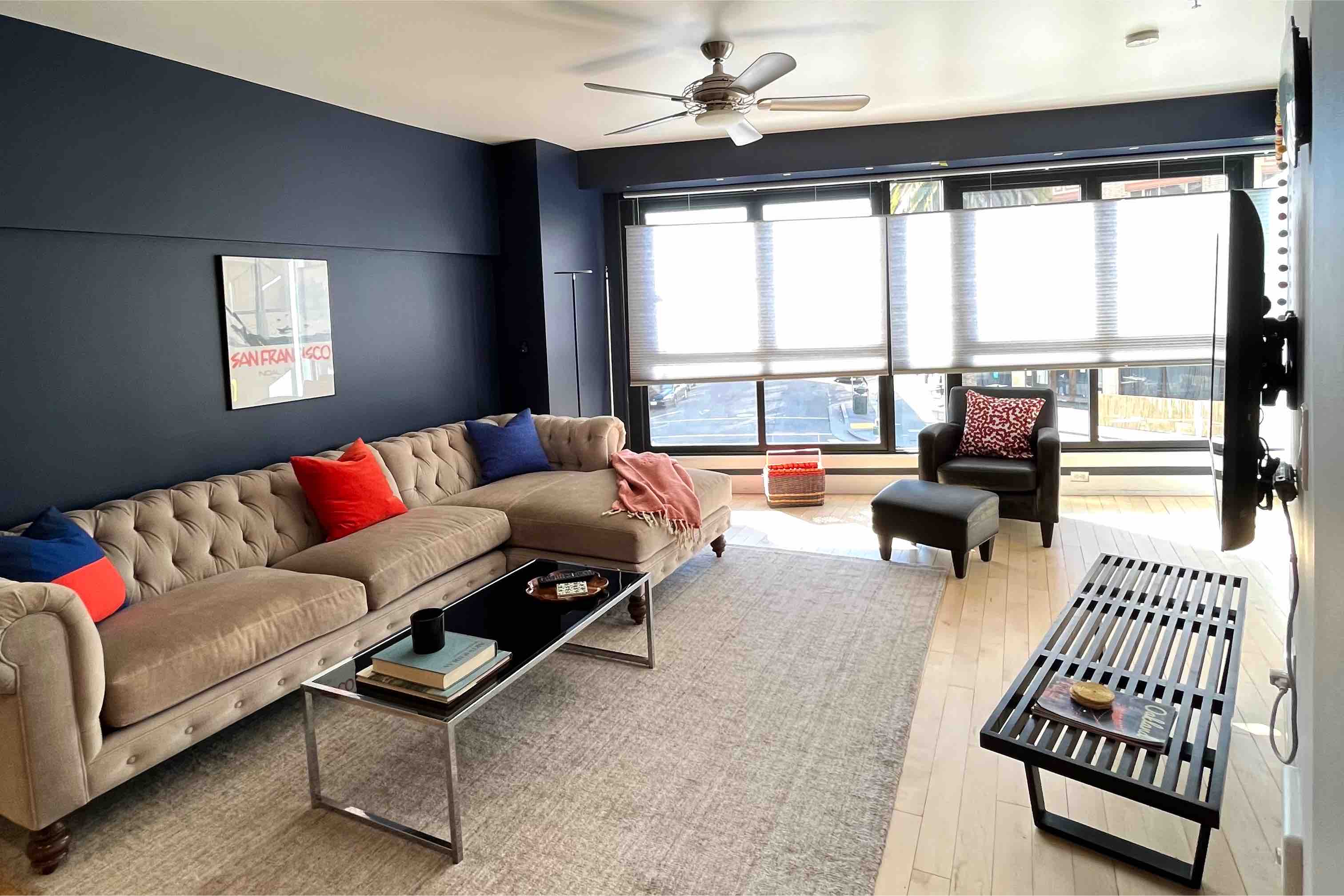 Sunny, open-plan 2br/2ba apt next to BART in Downtown, Oakland