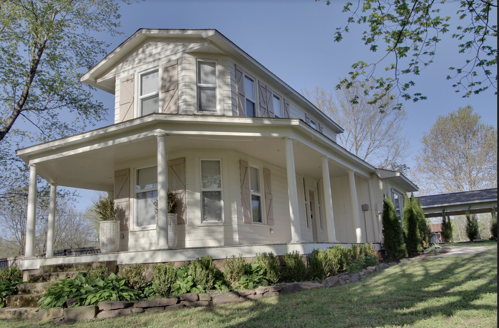 MattLane Farm House East   (Goshen/Fayetteville)