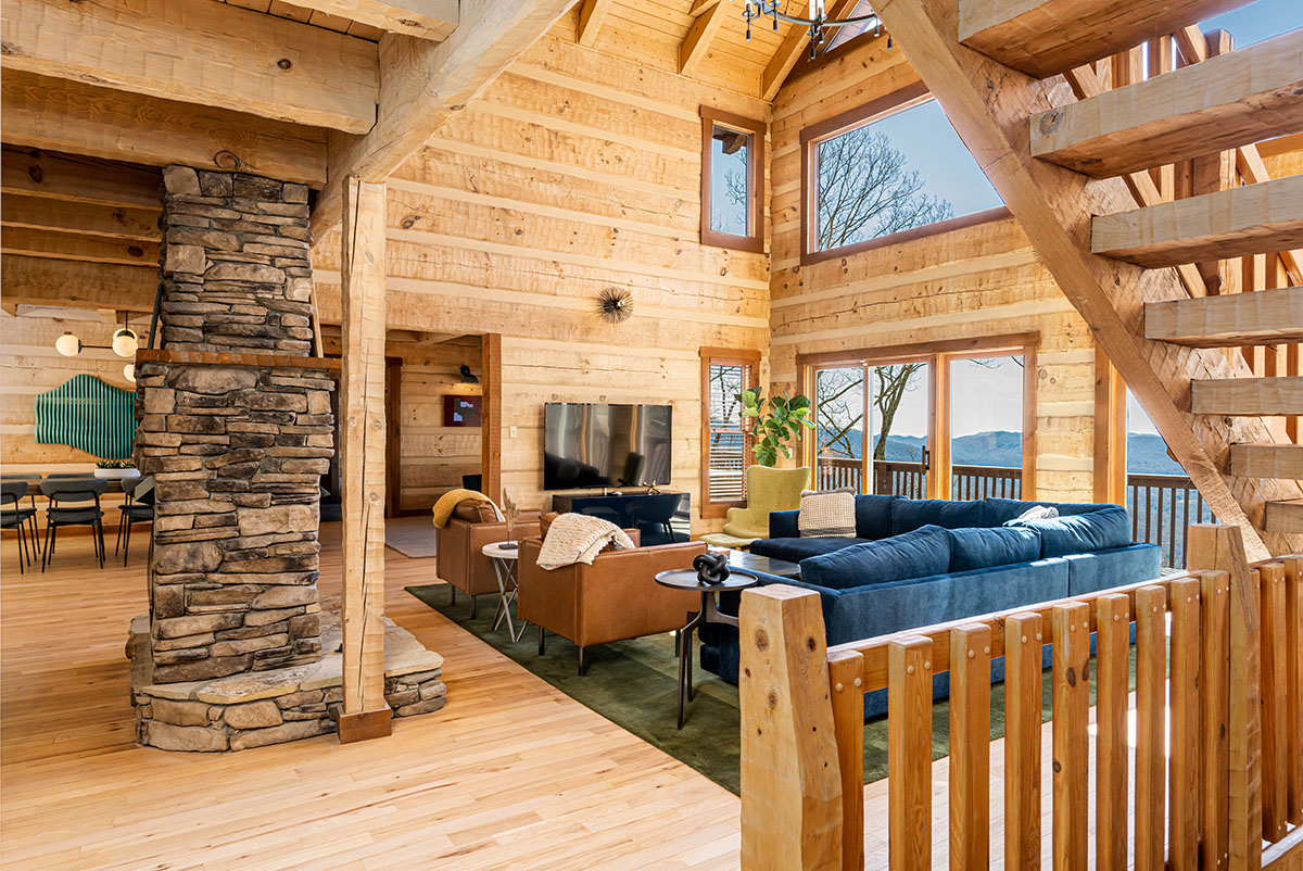 Black Mountain Retreat LUXURY, RENOVATED & VIEWS! Houses for Rent in